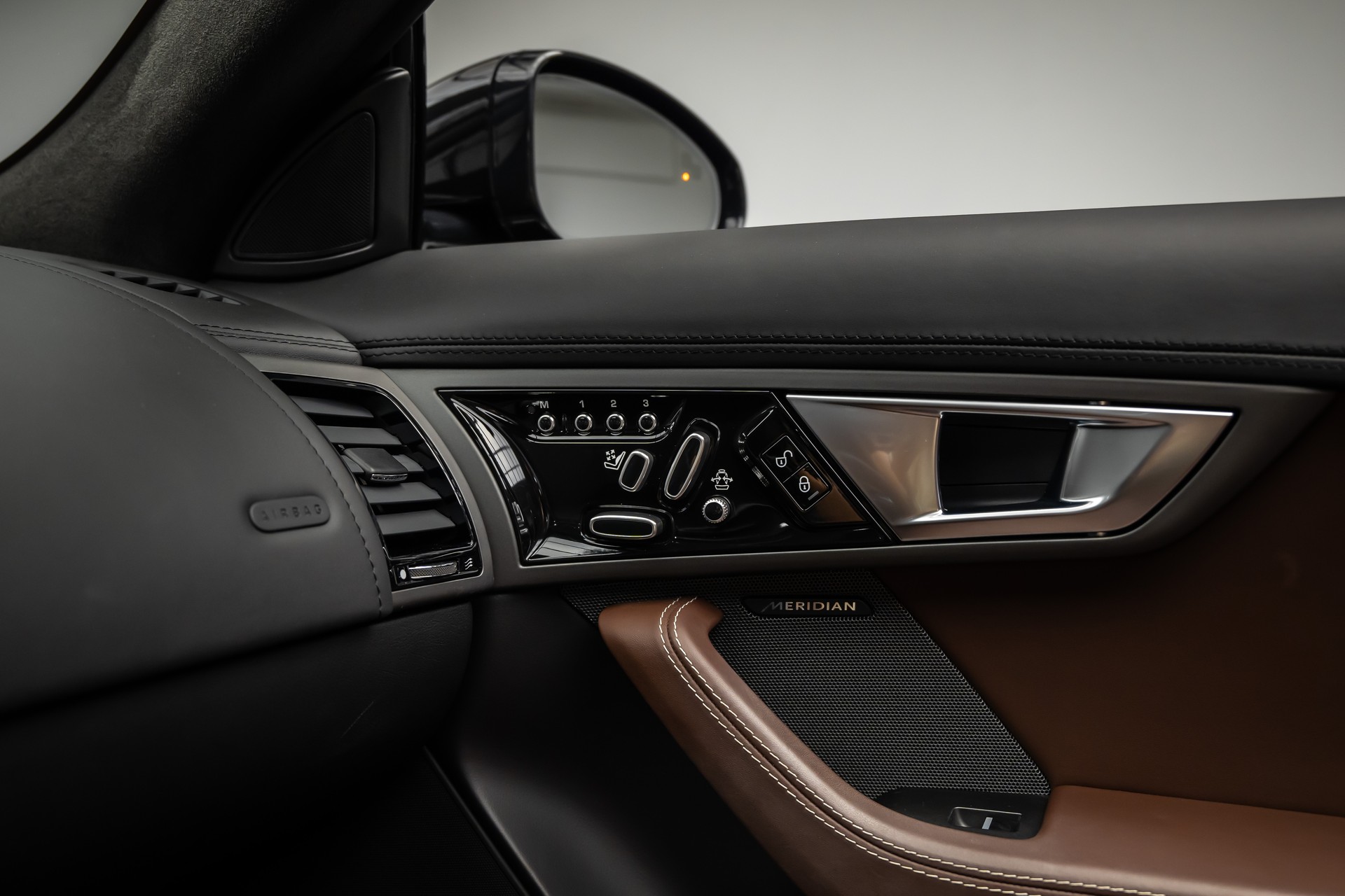 JAGUAR F-Type Convertible S 5.0 V8 S/C * PERFORMANCE-PAKET * LEASING AB 396.- *-image-24