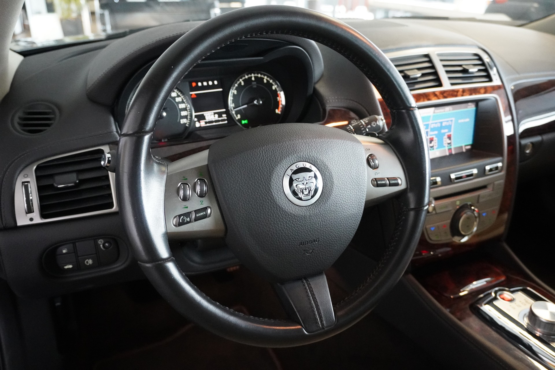 JAGUAR XK 5.0 V8 Automatic-image-9