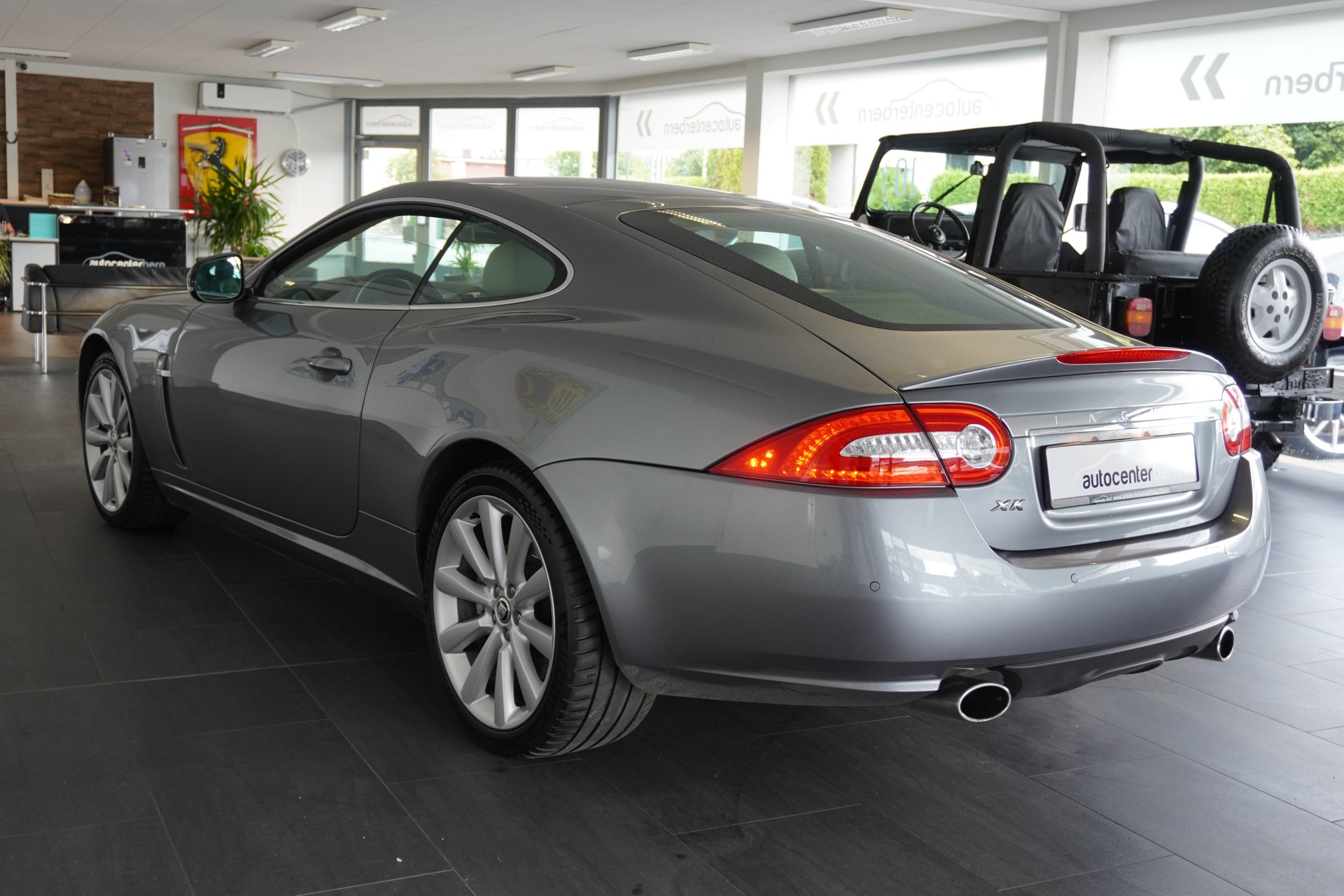 JAGUAR XK 5.0 V8 Automatic-image-3