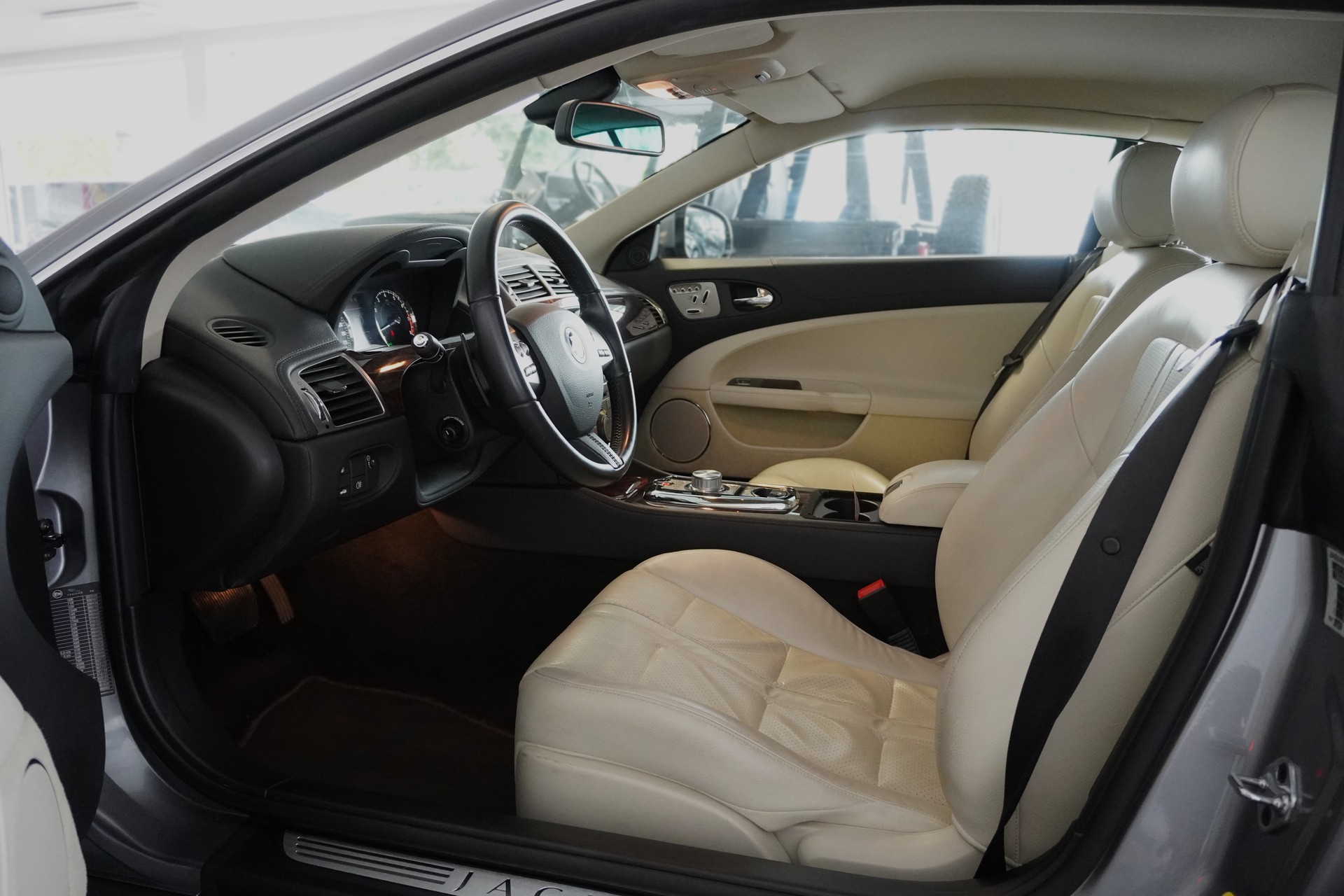 JAGUAR XK 5.0 V8 Automatic-image-8