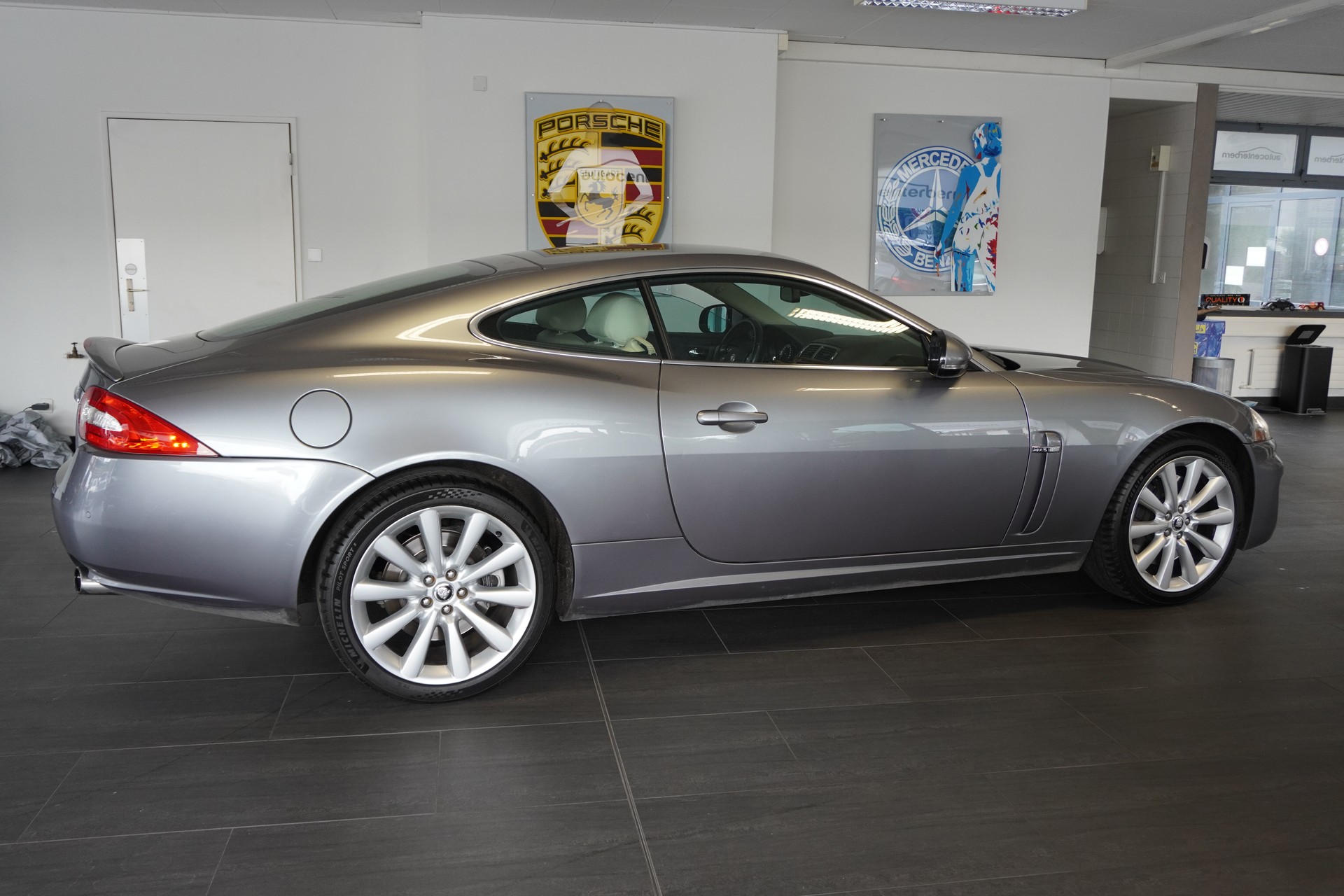 JAGUAR XK 5.0 V8 Automatic-image-6