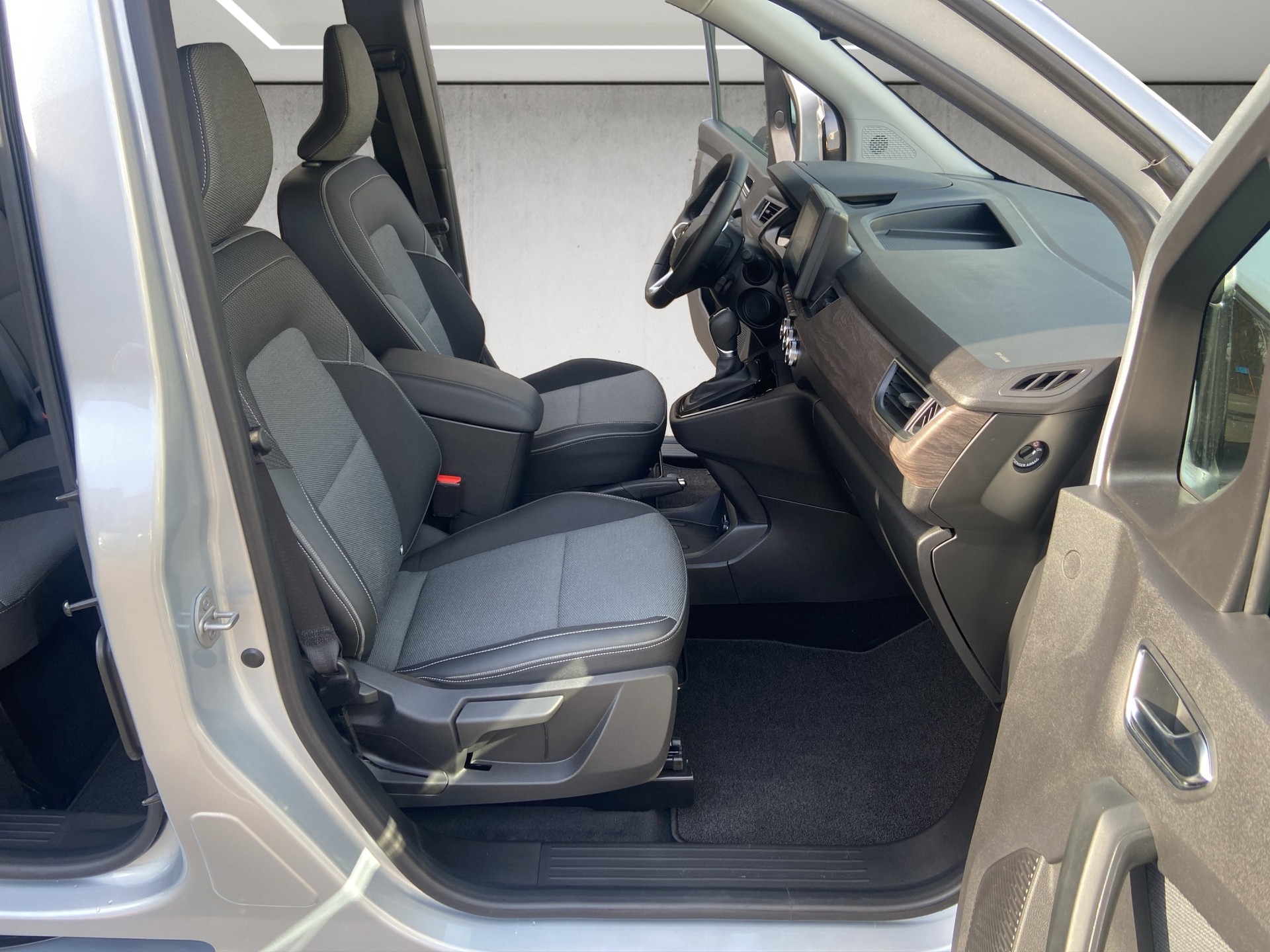 RENAULT Kangoo 1.3 TCe 130 PF Intens EDC-image-10