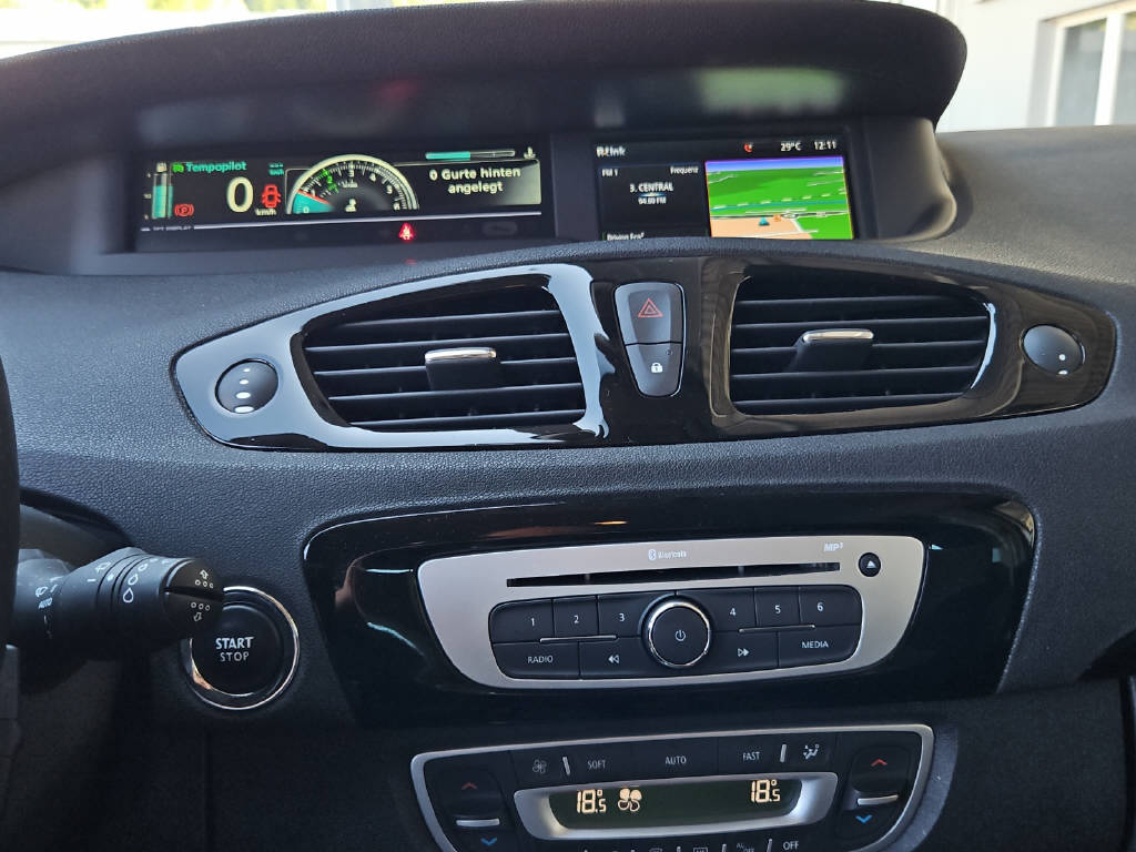 RENAULT Scénic 1.6 dCi Bose S/S-image-8