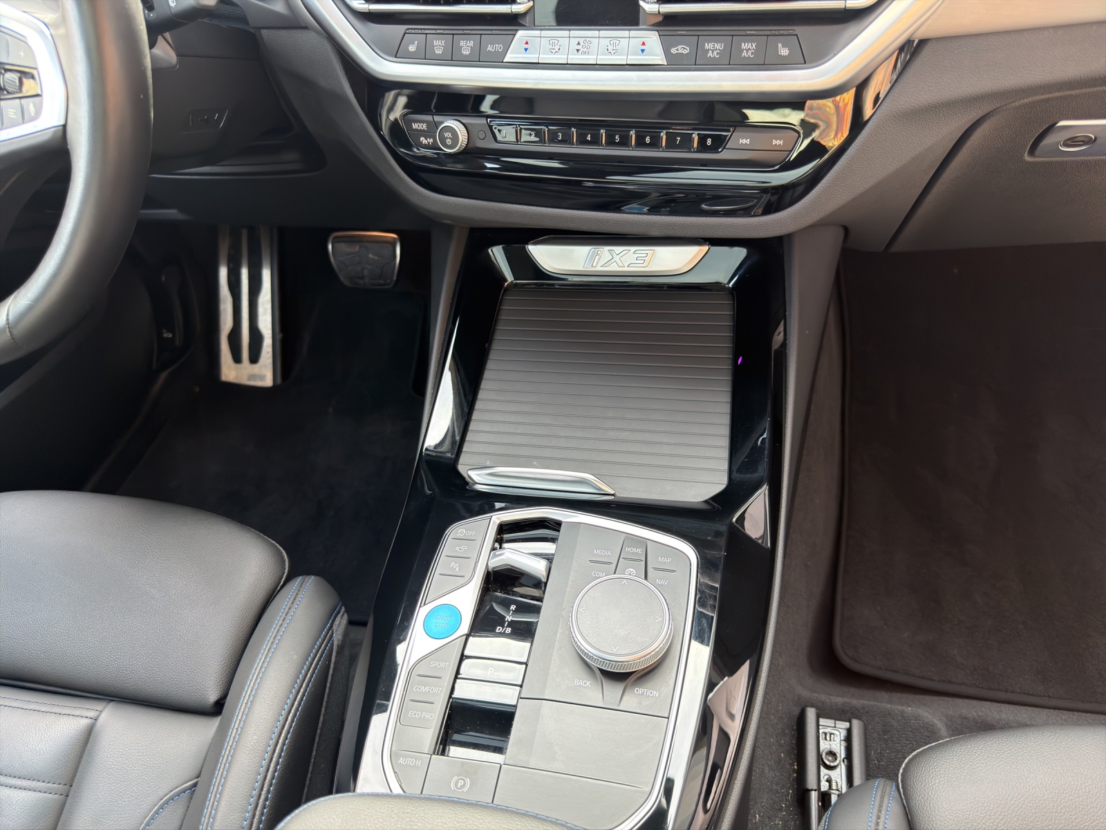 BMW iX3 E-Motor Impressive *Facelift*-image-12