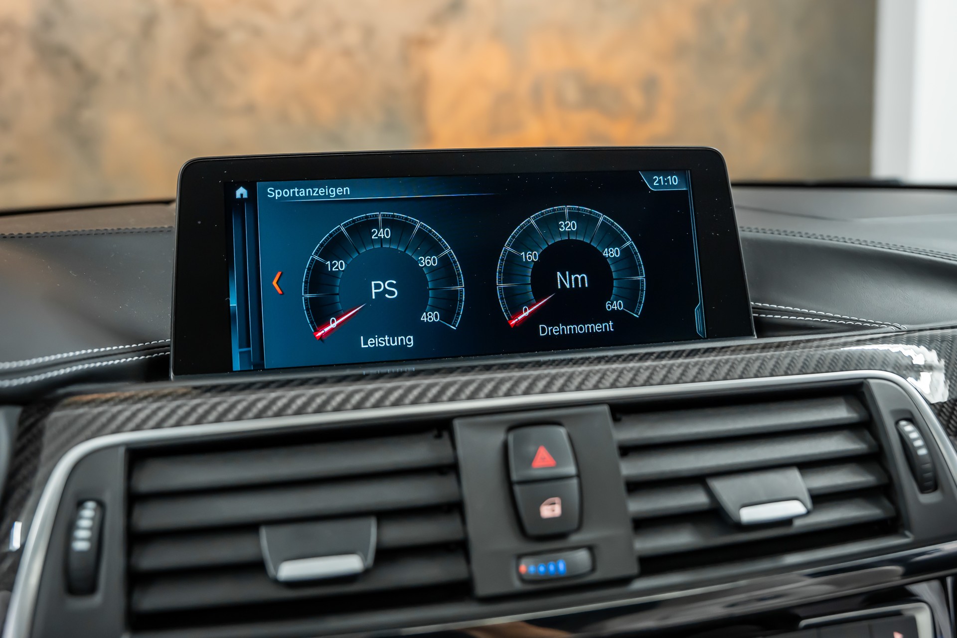 BMW M4 Coupé DKG *CH-Fahrzeug*M-Performance*Carbon*Panorama*Head-Up*-image-30