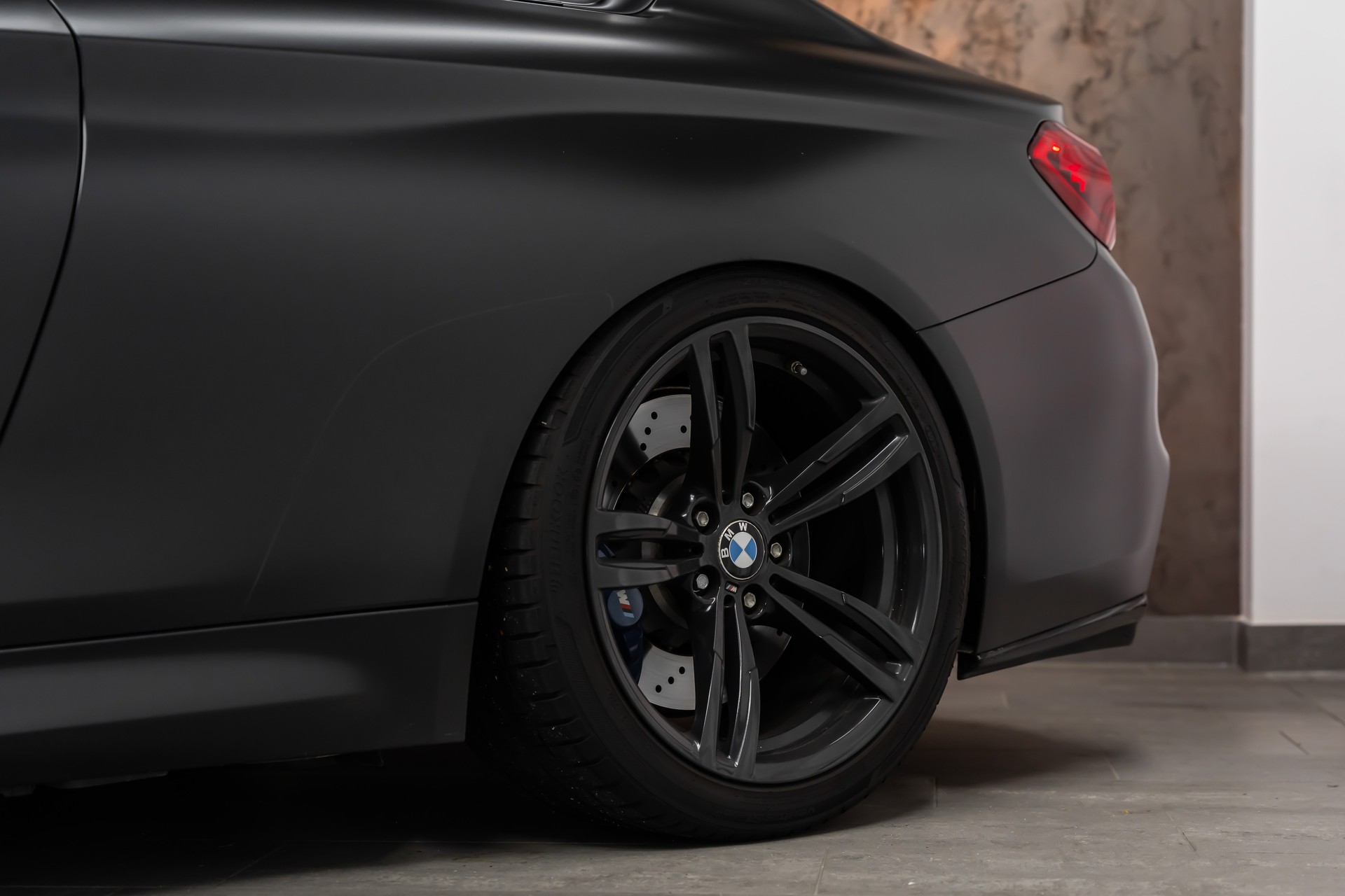 BMW M4 Coupé DKG *CH-Fahrzeug*M-Performance*Carbon*Panorama*Head-Up*-image-12