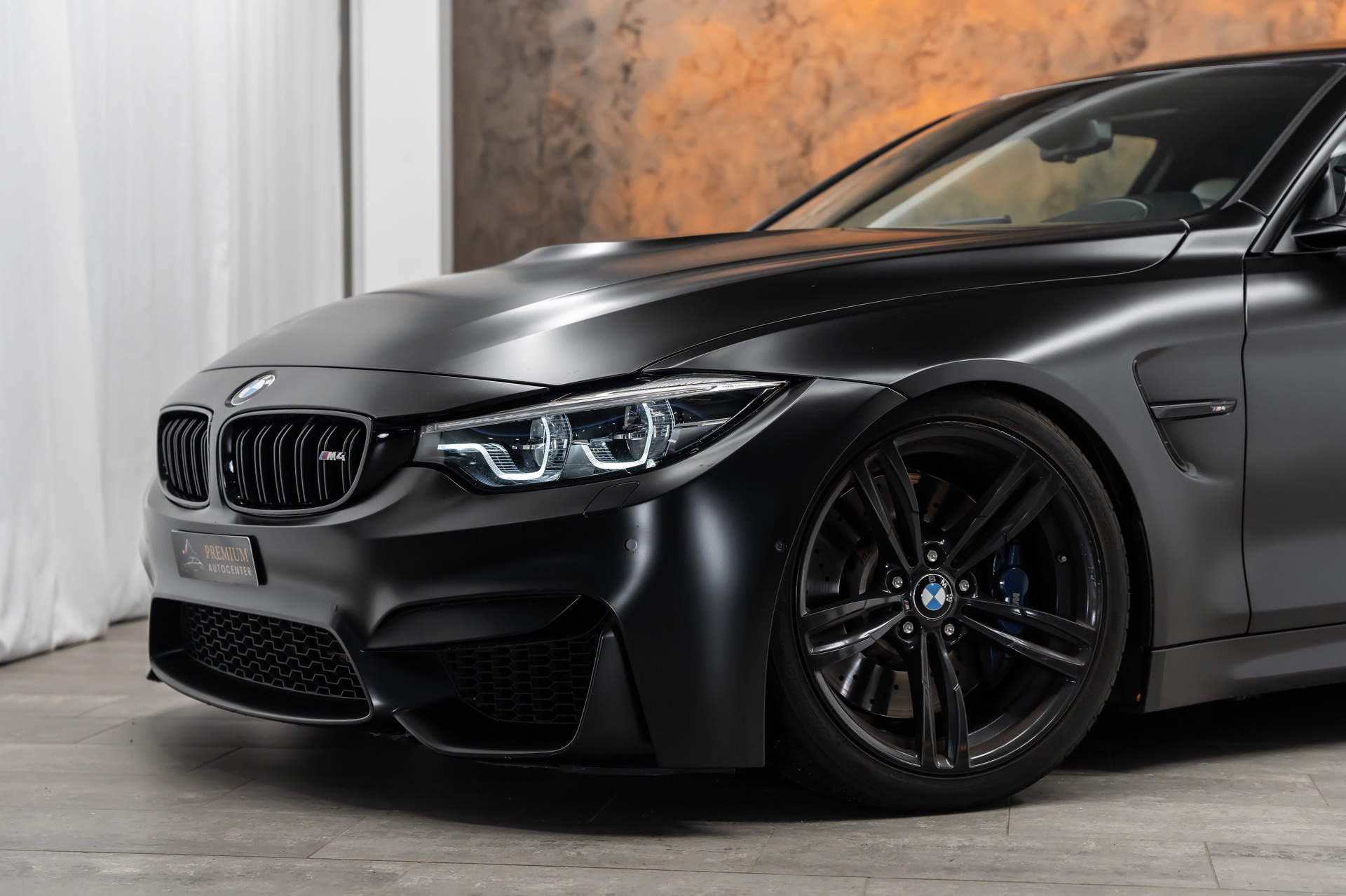 BMW M4 Coupé DKG *CH-Fahrzeug*M-Performance*Carbon*Panorama*Head-Up*-image-3