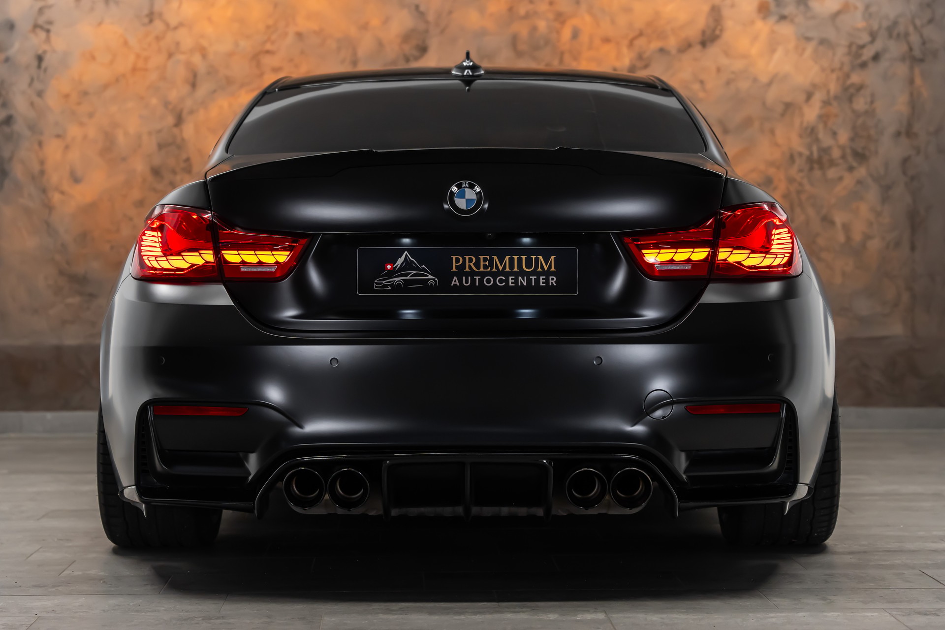 BMW M4 Coupé DKG *CH-Fahrzeug*M-Performance*Carbon*Panorama*Head-Up*-image-8