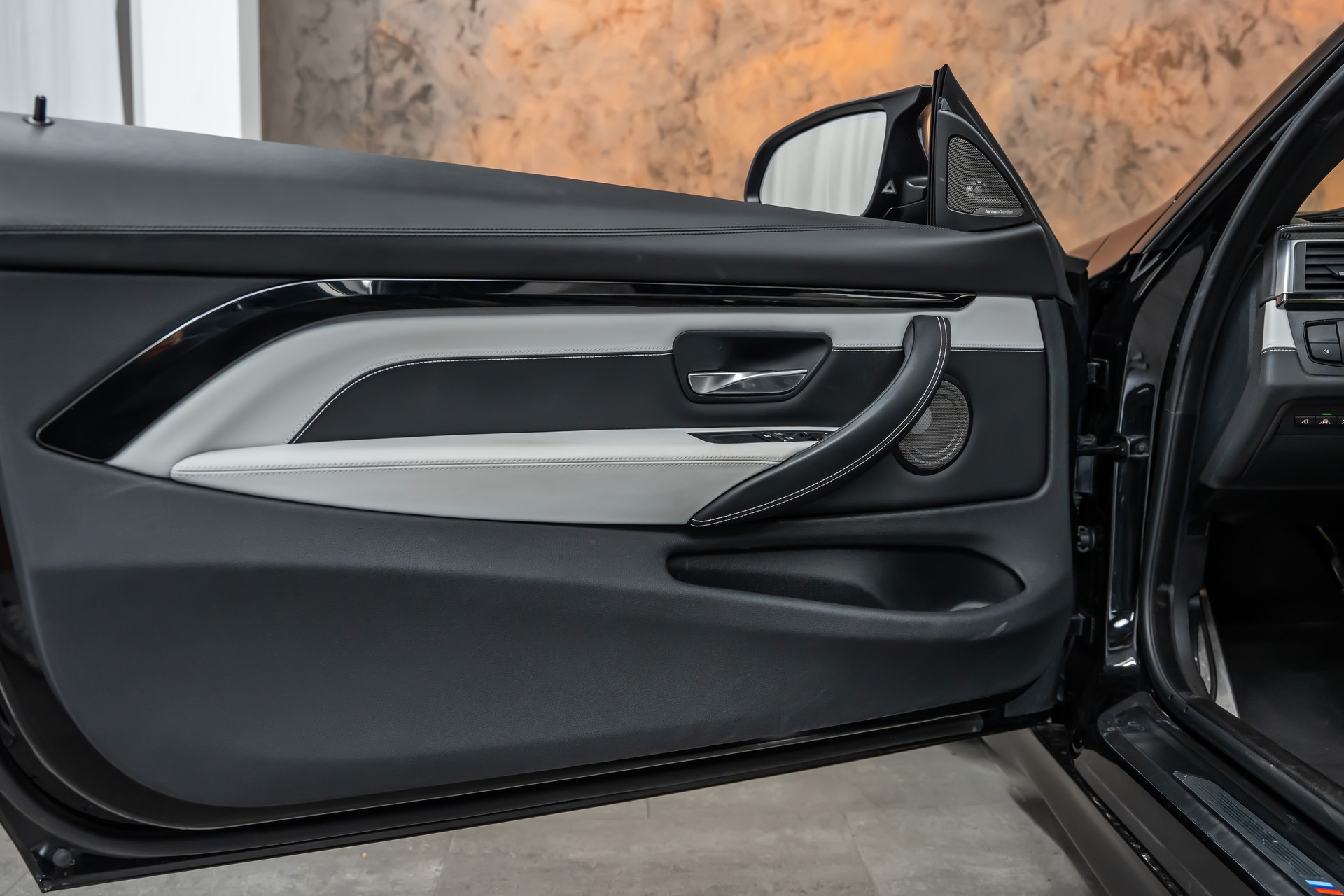 BMW M4 Coupé DKG *CH-Fahrzeug*M-Performance*Carbon*Panorama*Head-Up*-image-18