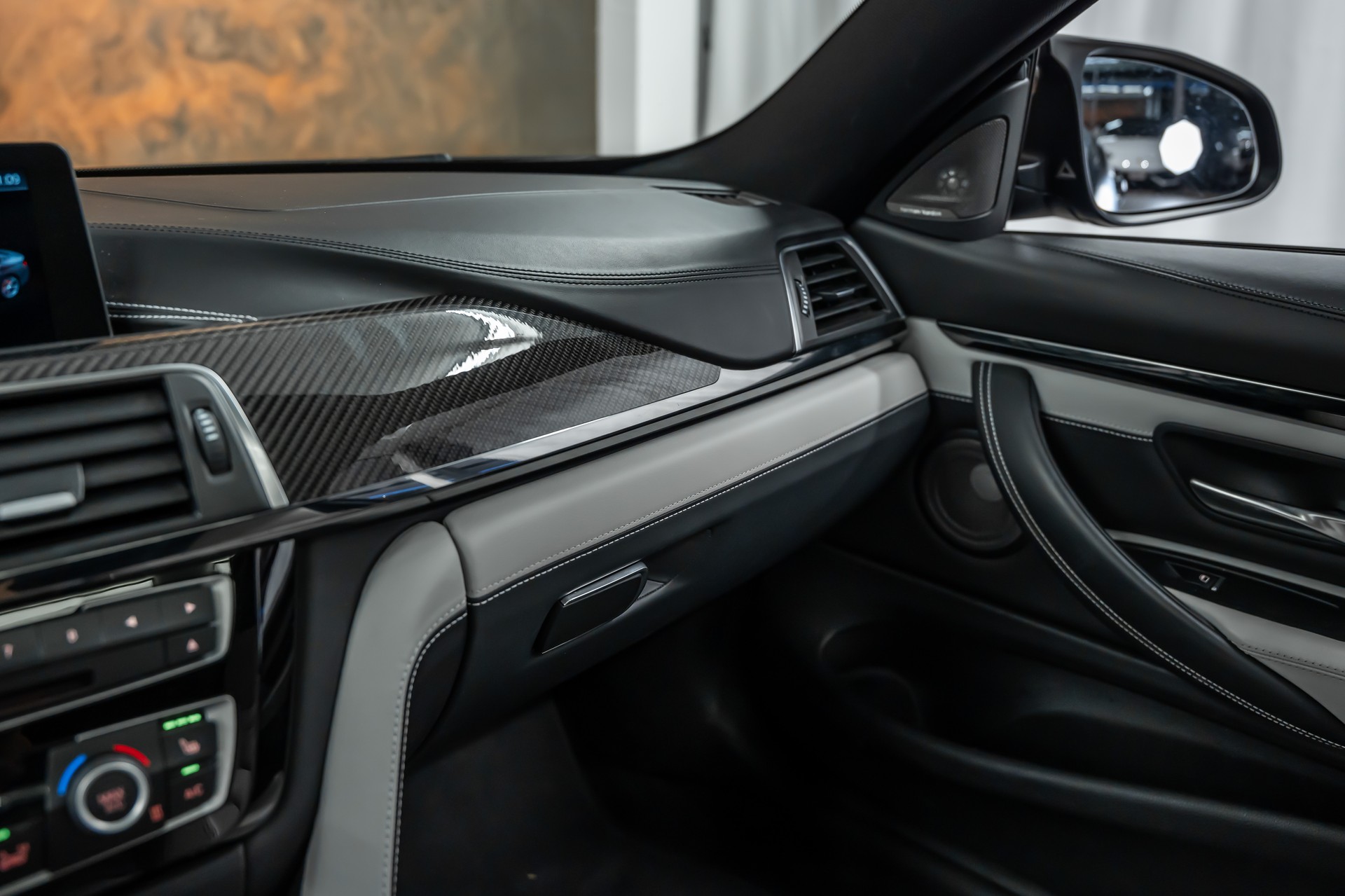 BMW M4 Coupé DKG *CH-Fahrzeug*M-Performance*Carbon*Panorama*Head-Up*-image-17