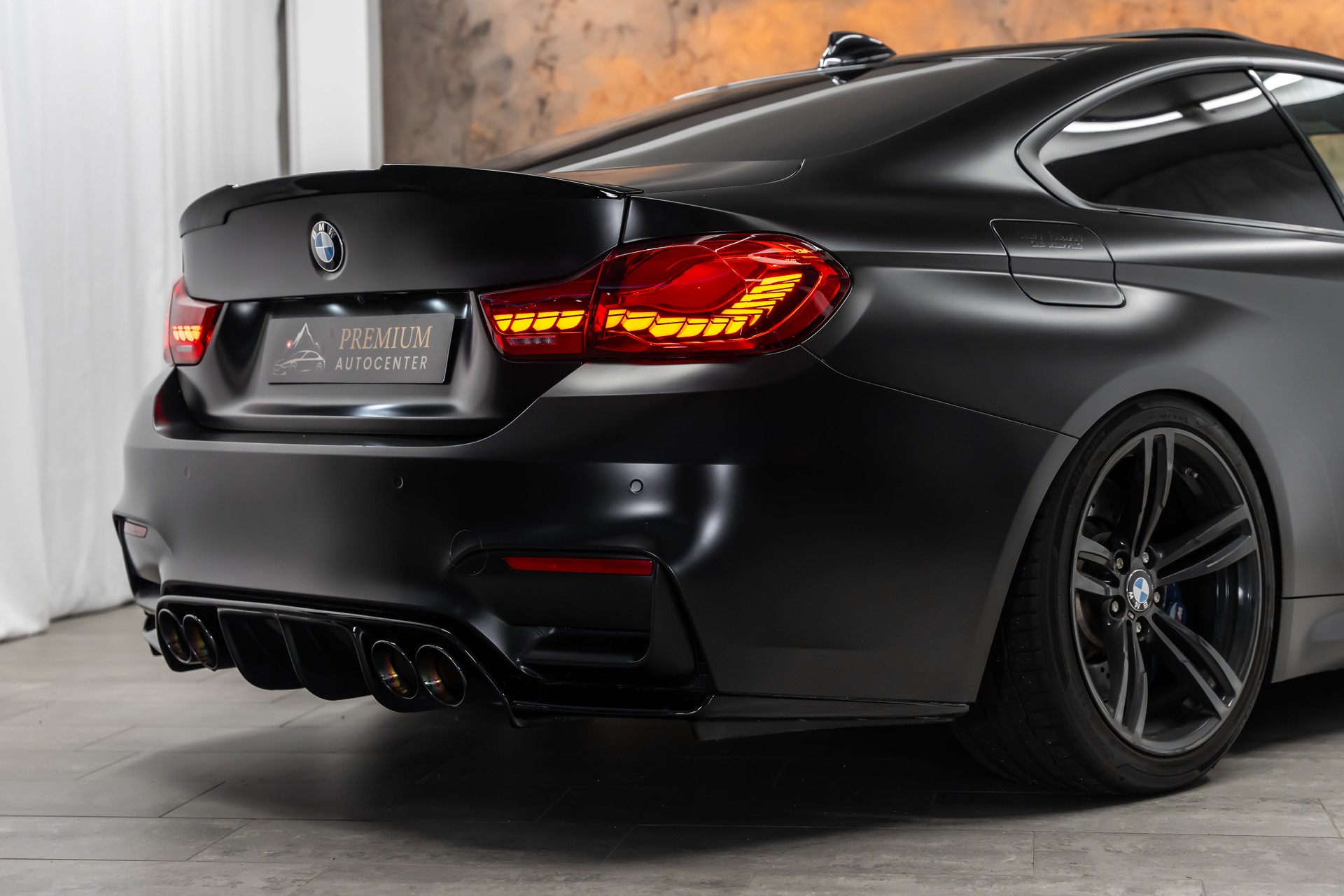 BMW M4 Coupé DKG *CH-Fahrzeug*M-Performance*Carbon*Panorama*Head-Up*-image-6