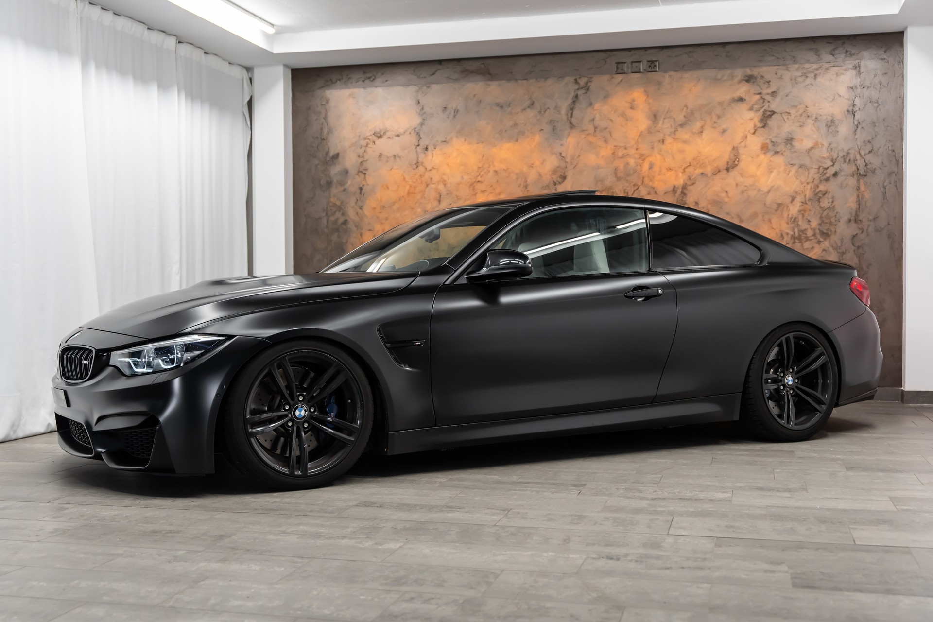 BMW M4 Coupé DKG *CH-Fahrzeug*M-Performance*Carbon*Panorama*Head-Up*-image-1