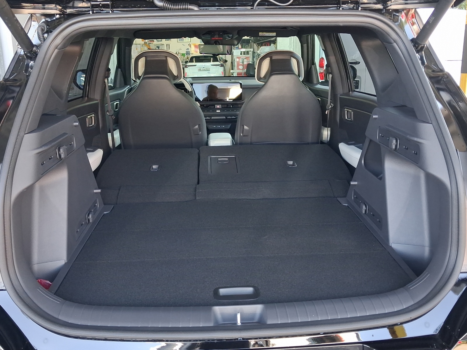 KIA Seltos 1.6 T-GDi GT-Line-image-9