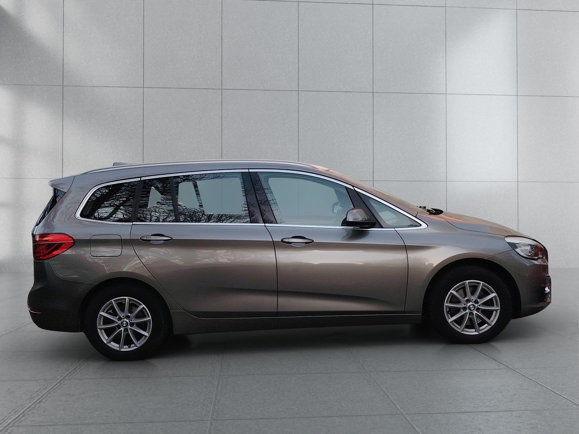 BMW 218i Gran Tourer Sport Line Steptronic-image-5