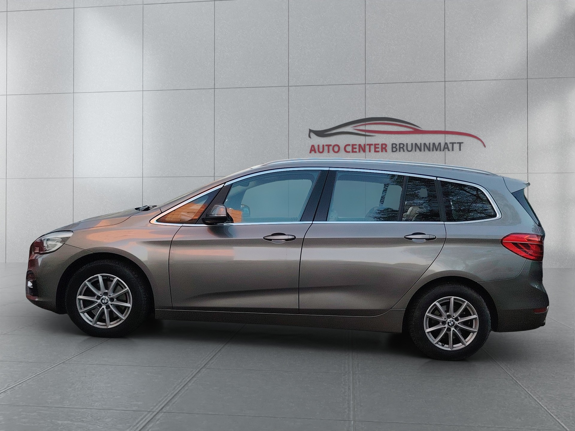 BMW 218i Gran Tourer Sport Line Steptronic-image-2