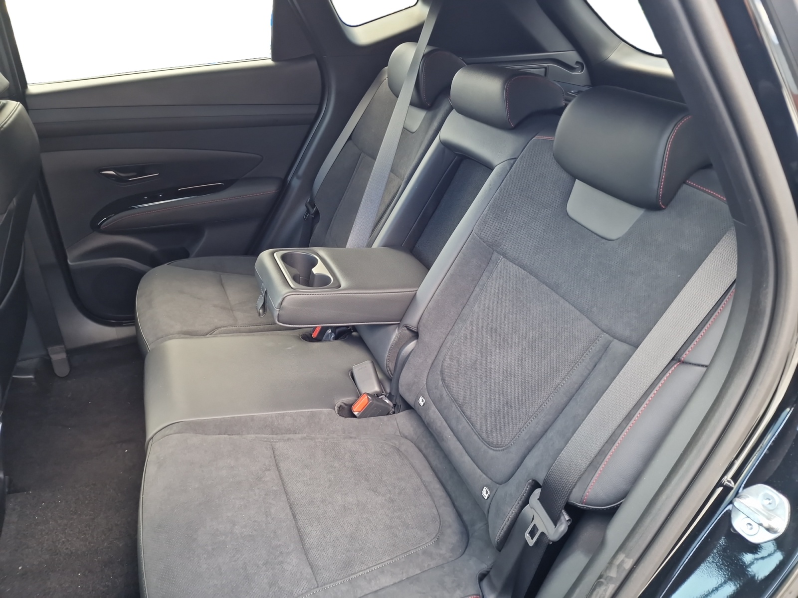 HYUNDAI Tucson 1.6 T-GDI N-Line 4x4 180PS Dark Green Edition-image-19
