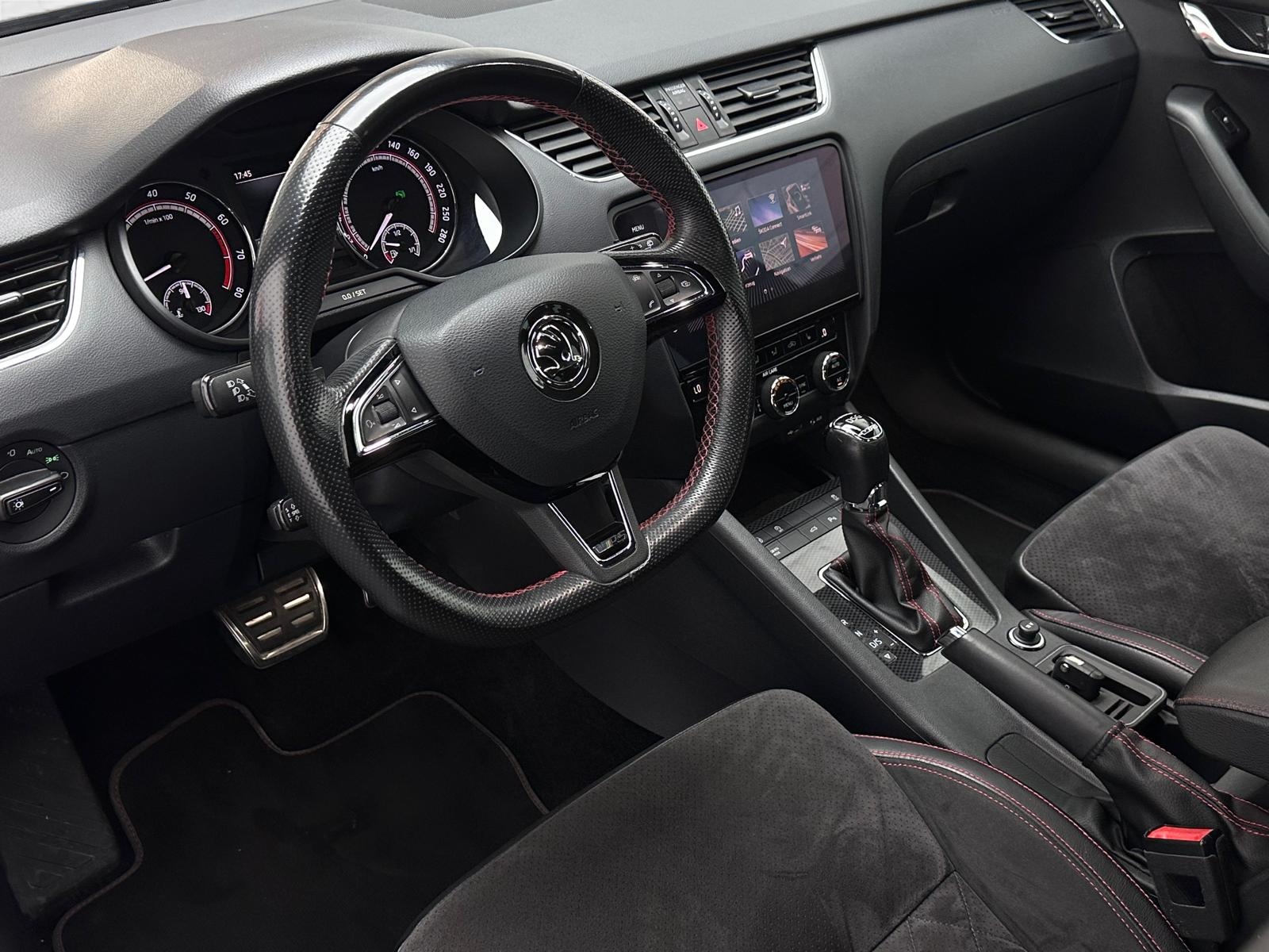 SKODA Octavia Combi 2.0 TSI RS DSG-image-5