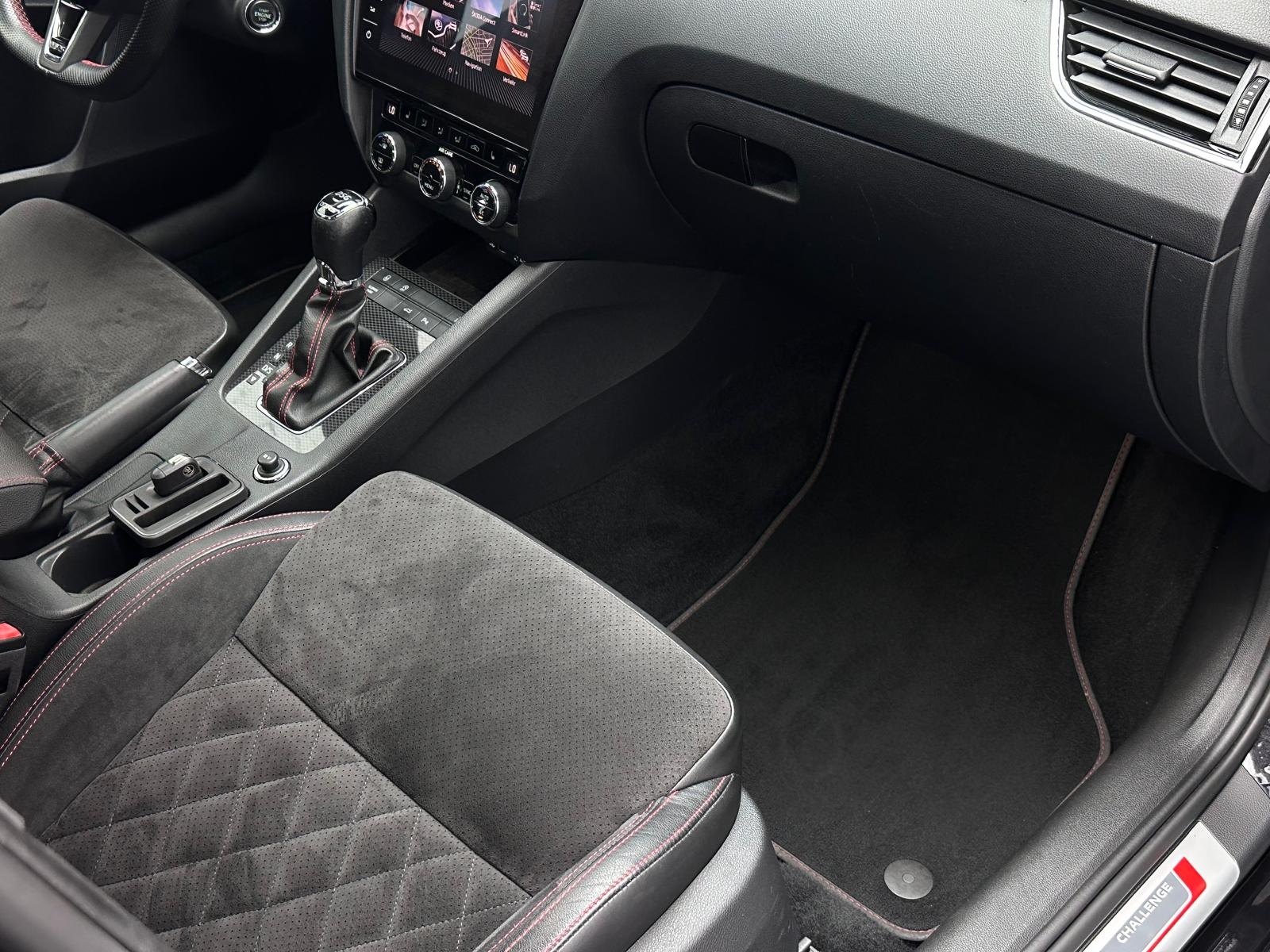 SKODA Octavia Combi 2.0 TSI RS DSG-image-19