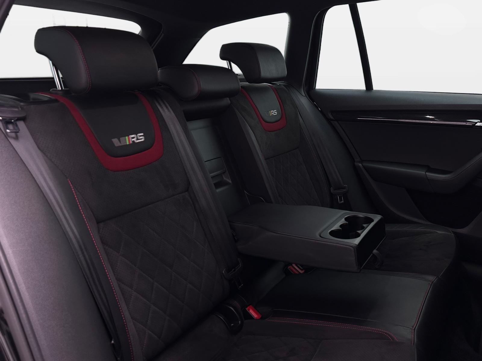 SKODA Octavia Combi 2.0 TSI RS DSG-image-13