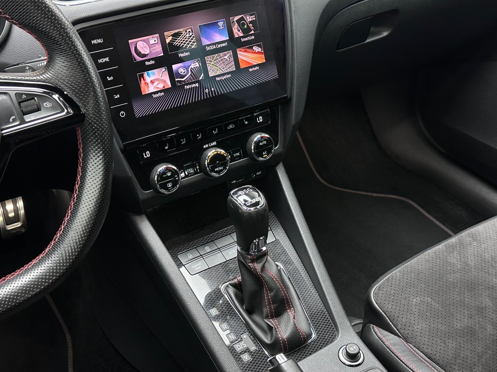 SKODA Octavia Combi 2.0 TSI RS DSG-image-16