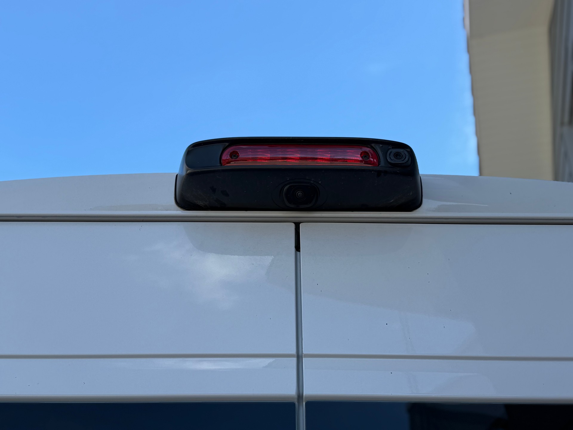 PEUGEOT Boxer 2.2 HDI 335 L2H2 verglast EAT8-image-7