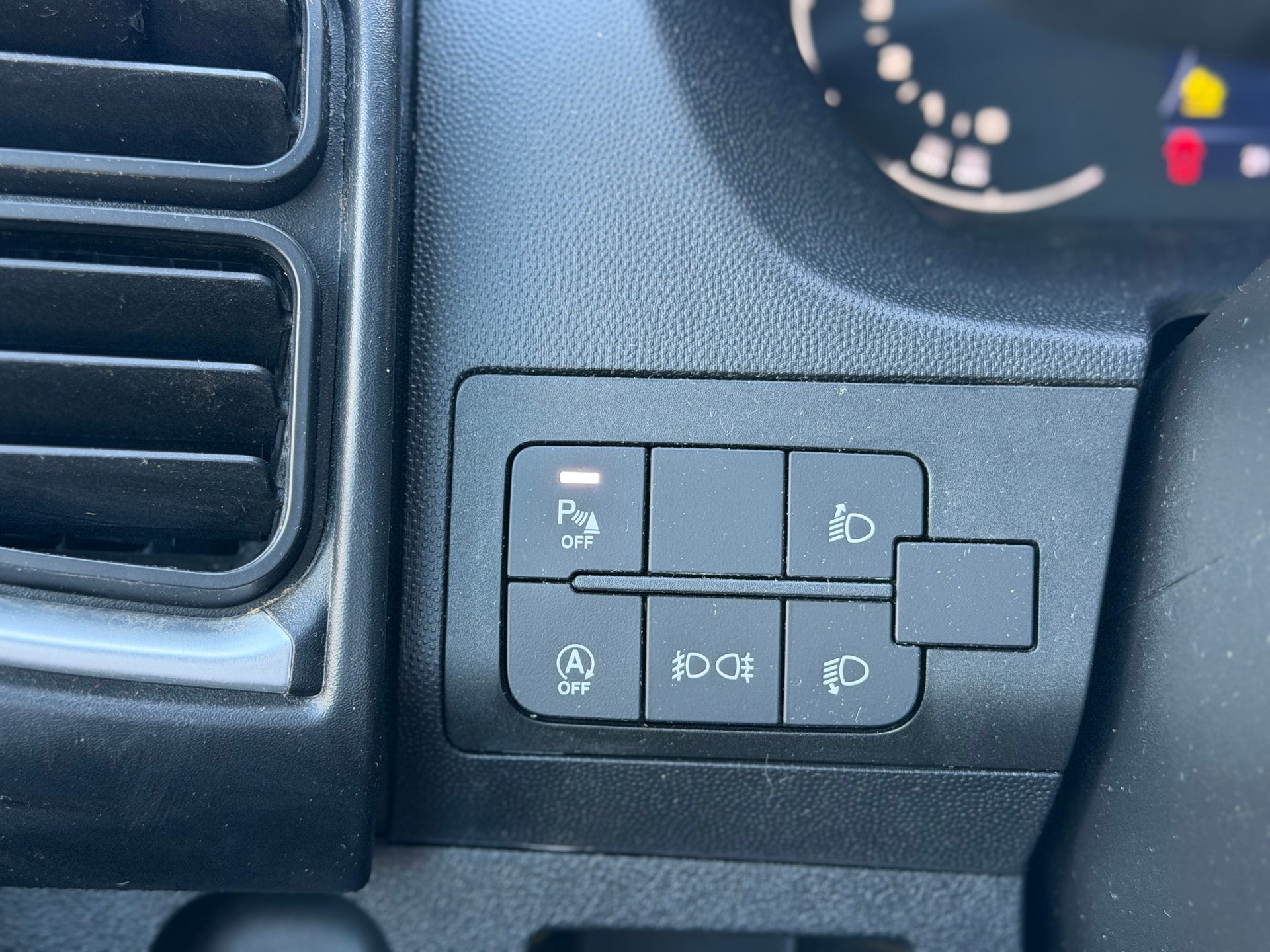 PEUGEOT Boxer 2.2 HDI 335 L2H2 verglast EAT8-image-29
