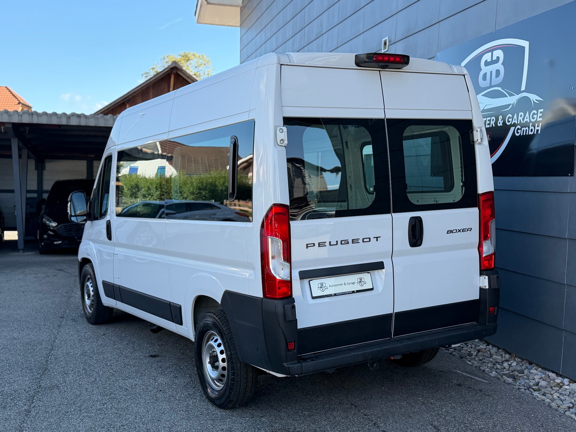 PEUGEOT Boxer 2.2 HDI 335 L2H2 verglast EAT8-image-5