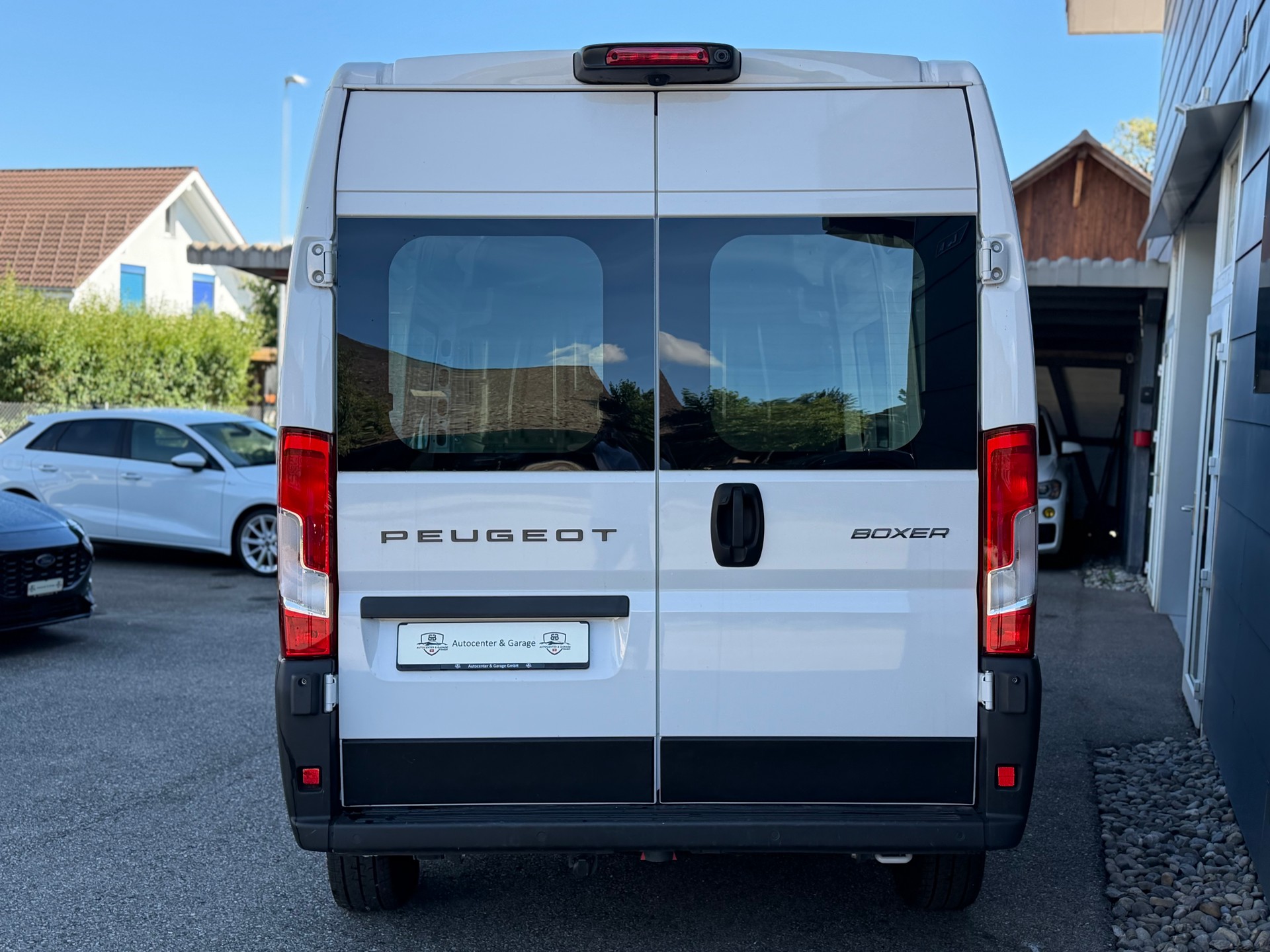 PEUGEOT Boxer 2.2 HDI 335 L2H2 verglast EAT8-image-6