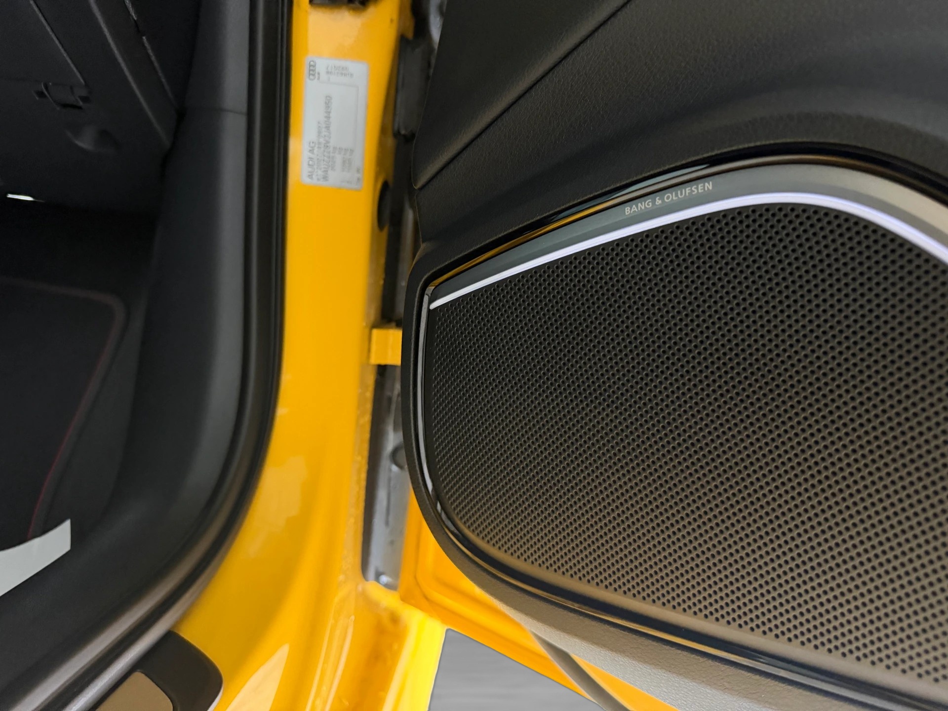 AUDI S3 Sportback 2.0 TFSI quattro S-tronic | Frisch MFK | Pano Dach | Bang & Olufsen-image-8