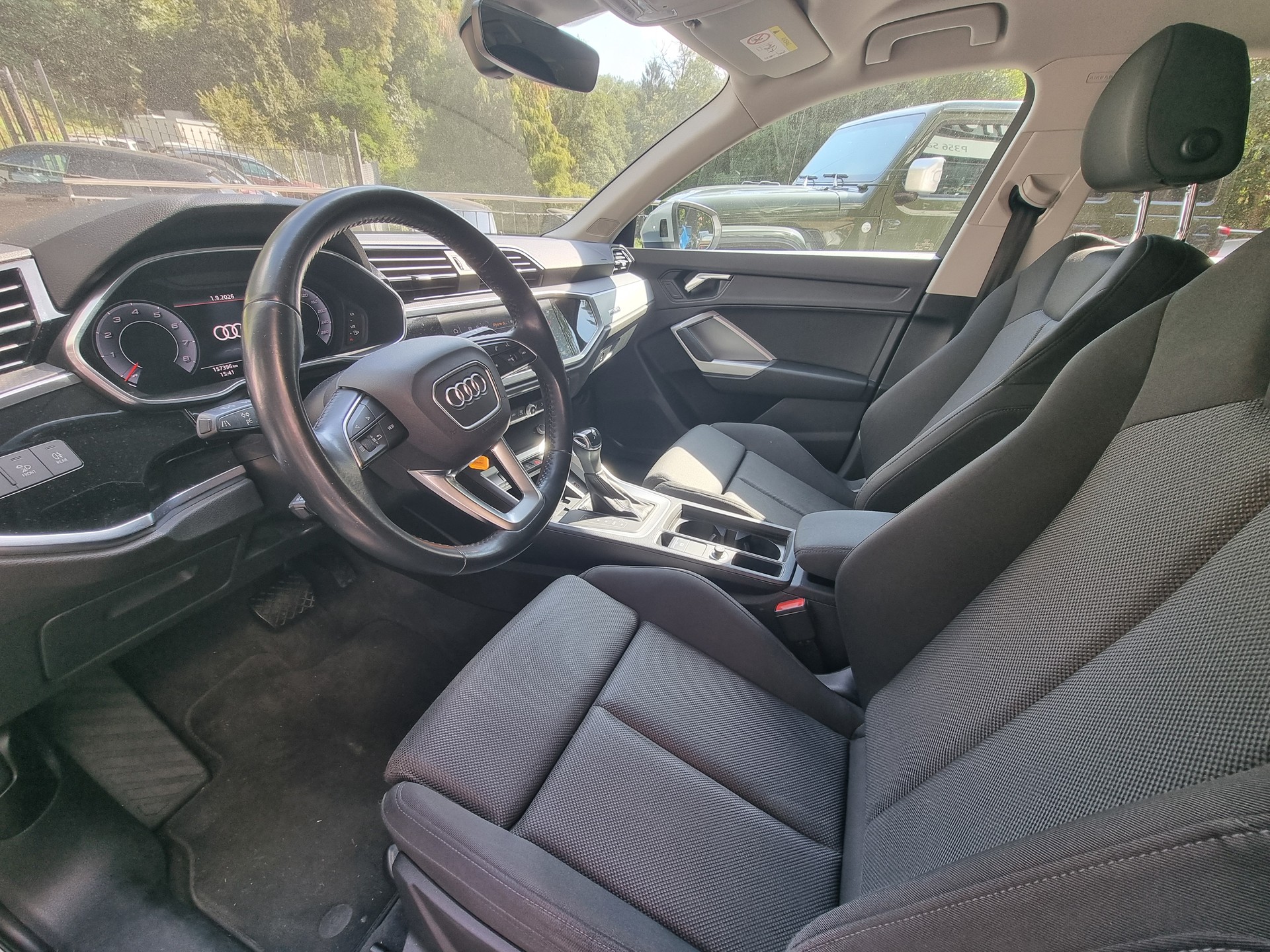 AUDI Q3 40 TFSI quattro S-tronic-image-3