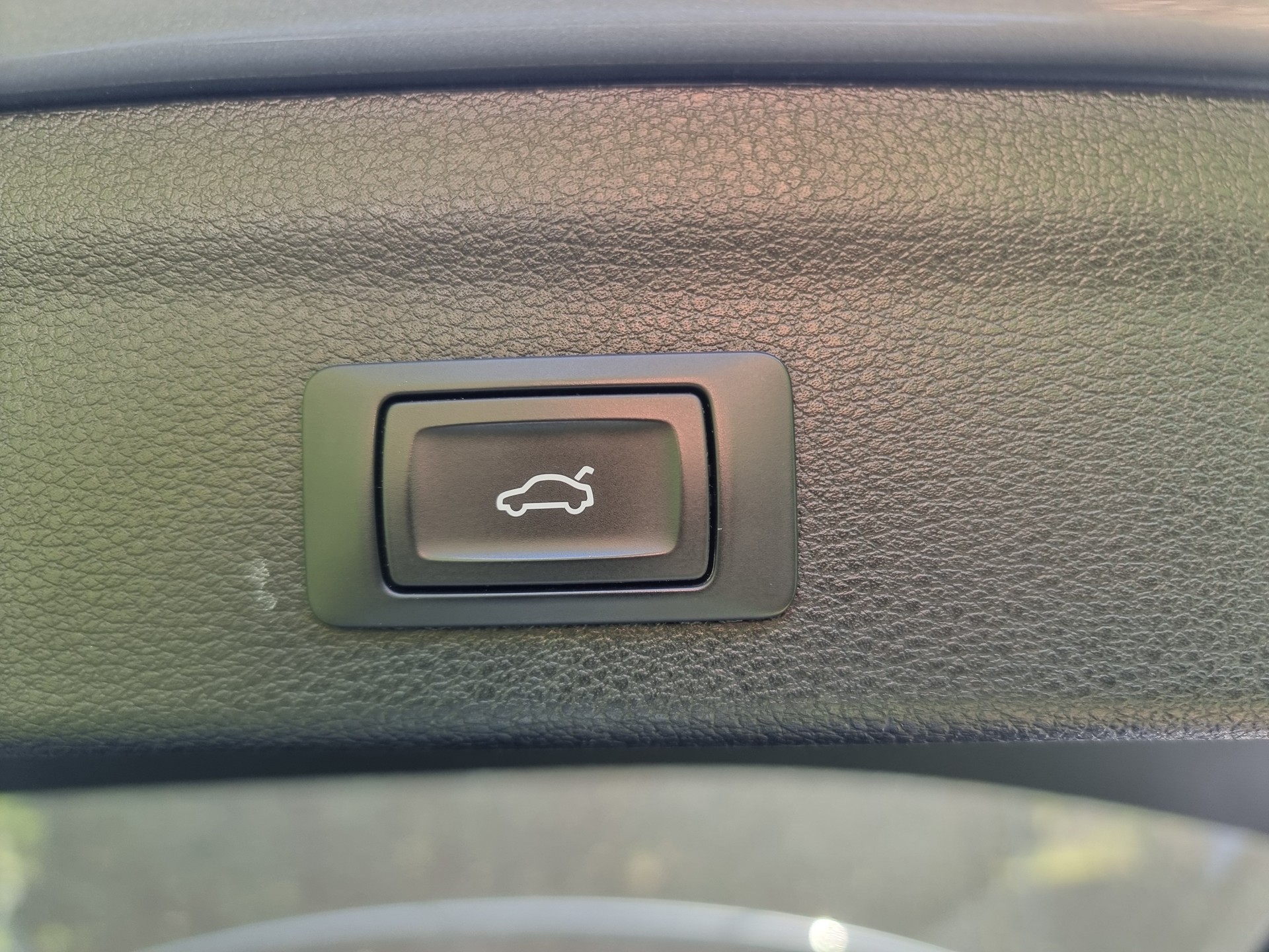 AUDI Q3 40 TFSI quattro S-tronic-image-7