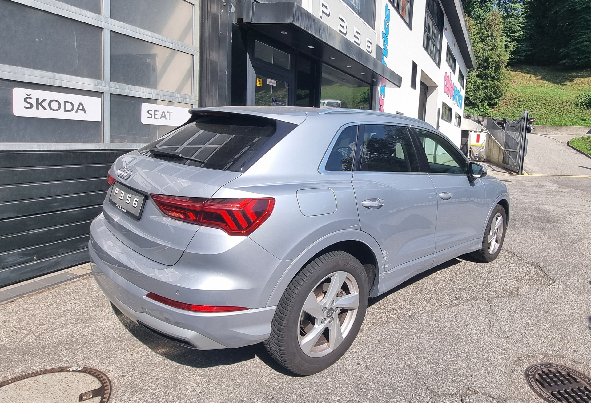 AUDI Q3 40 TFSI quattro S-tronic-image-1