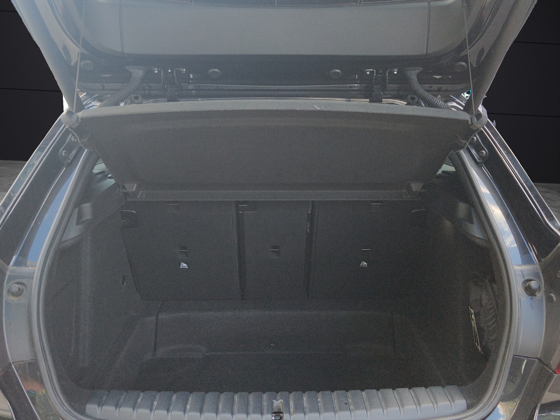 BMW M135i xDrive Steptronic PERFORMANCE-image-11