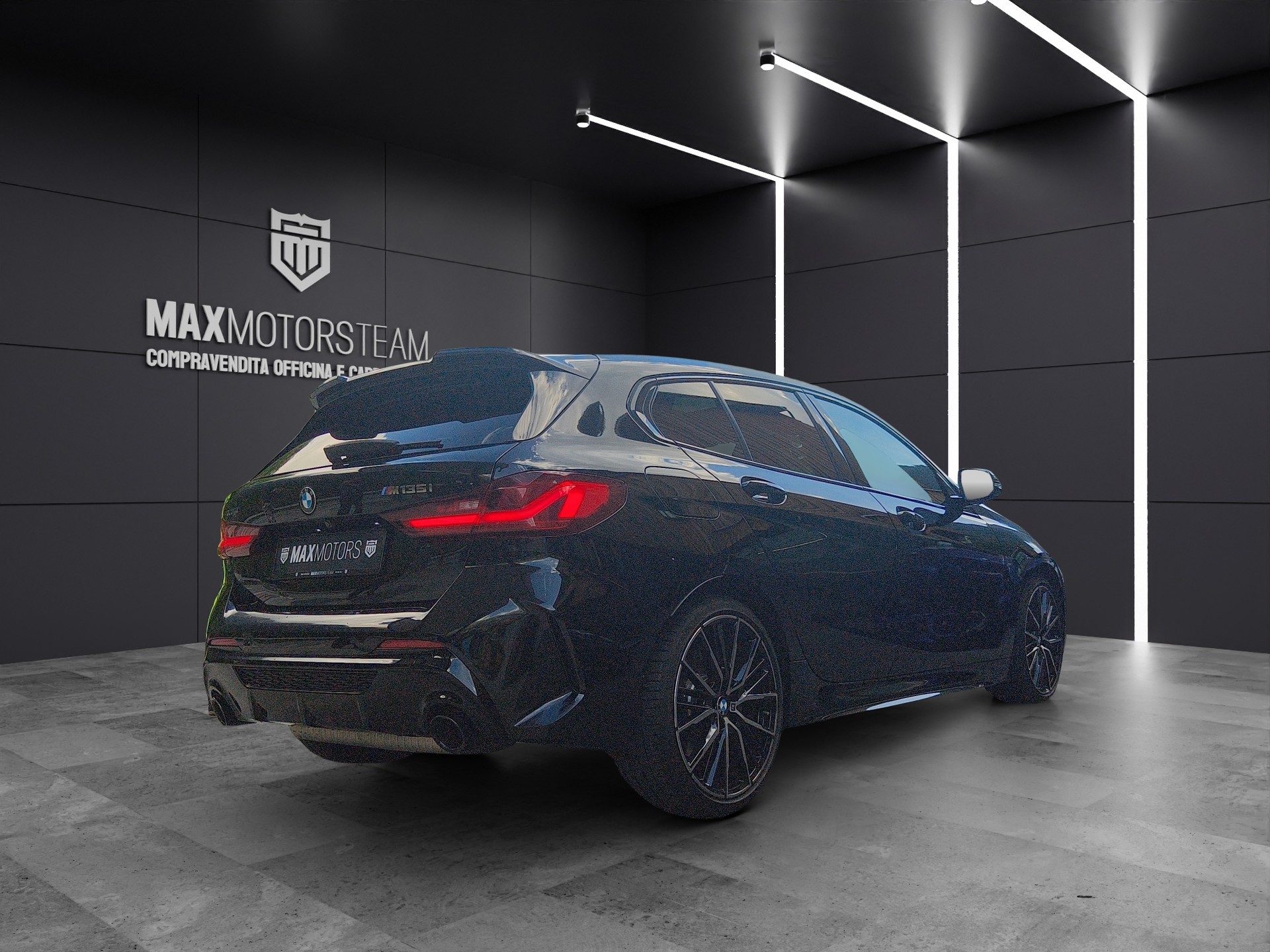 BMW M135i xDrive Steptronic PERFORMANCE-image-5