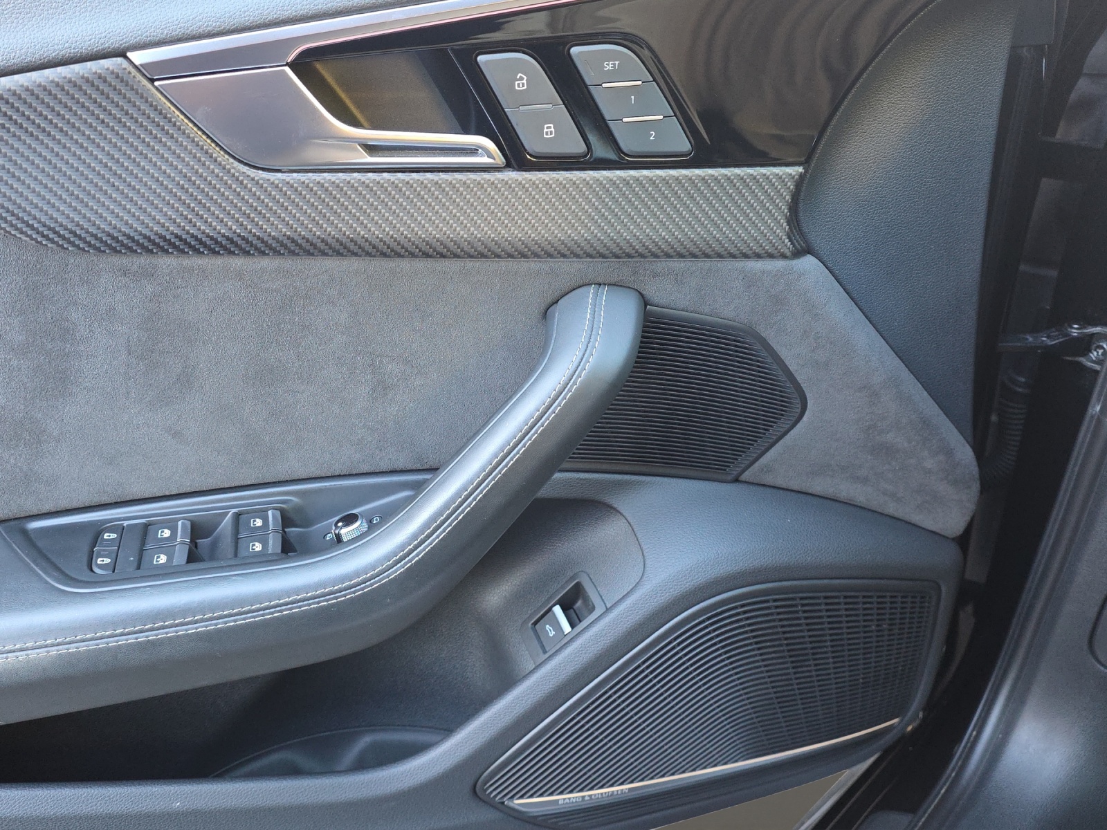 AUDI RS4 Avant quattro tiptronic-image-14