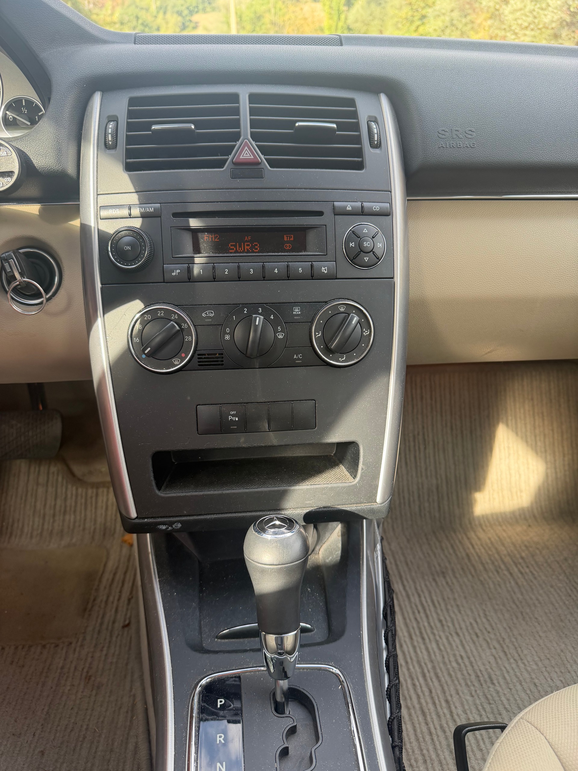 MERCEDES-BENZ B 200 CDI-image-9