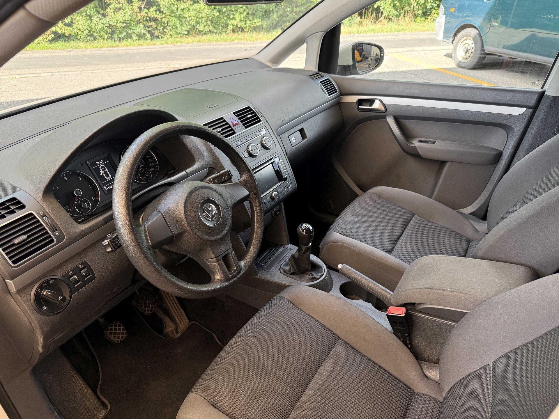 VW Touran 1.6 TDI BlueMotion Technology Trendline-image-4