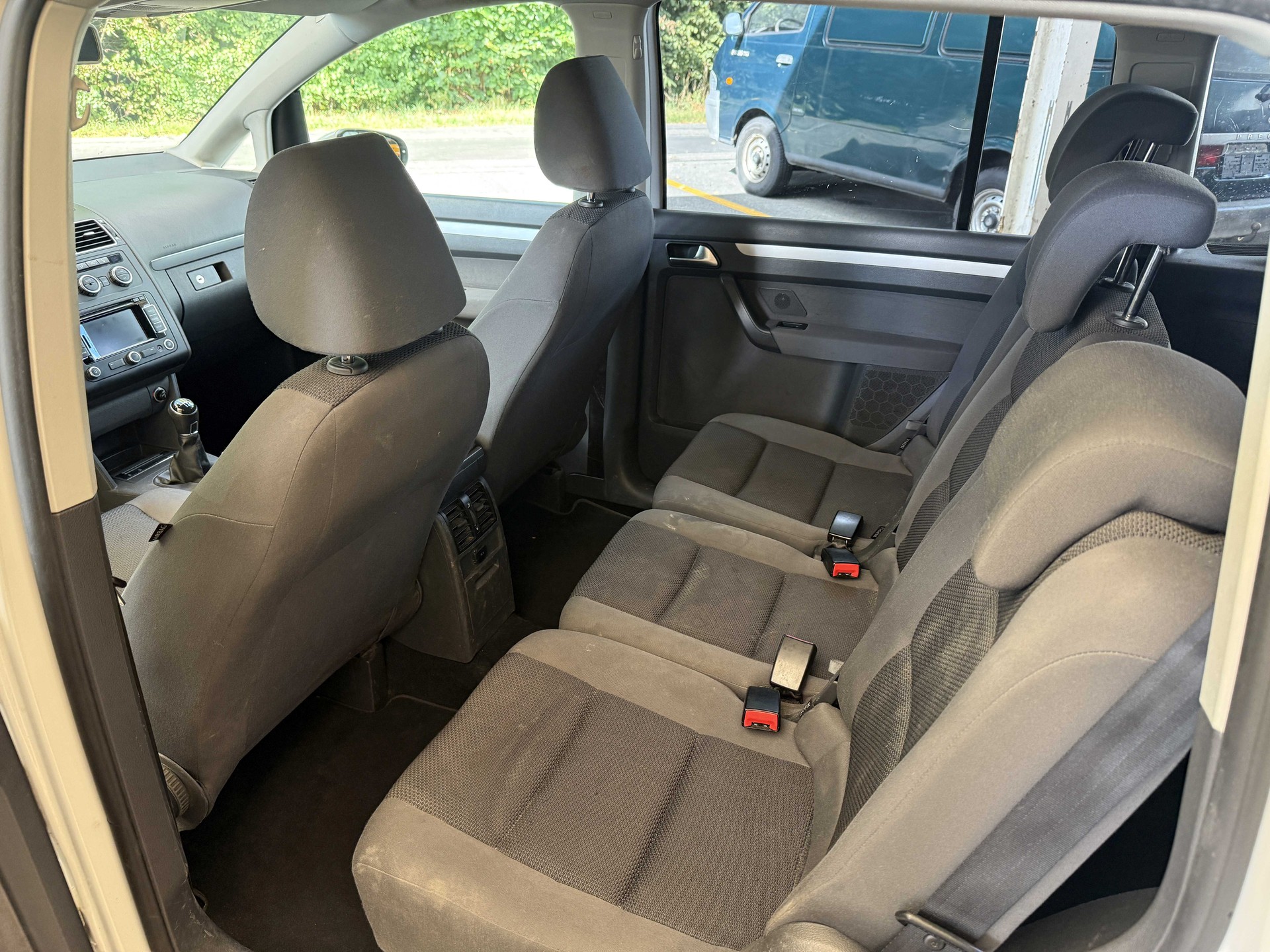 VW Touran 1.6 TDI BlueMotion Technology Trendline-image-6
