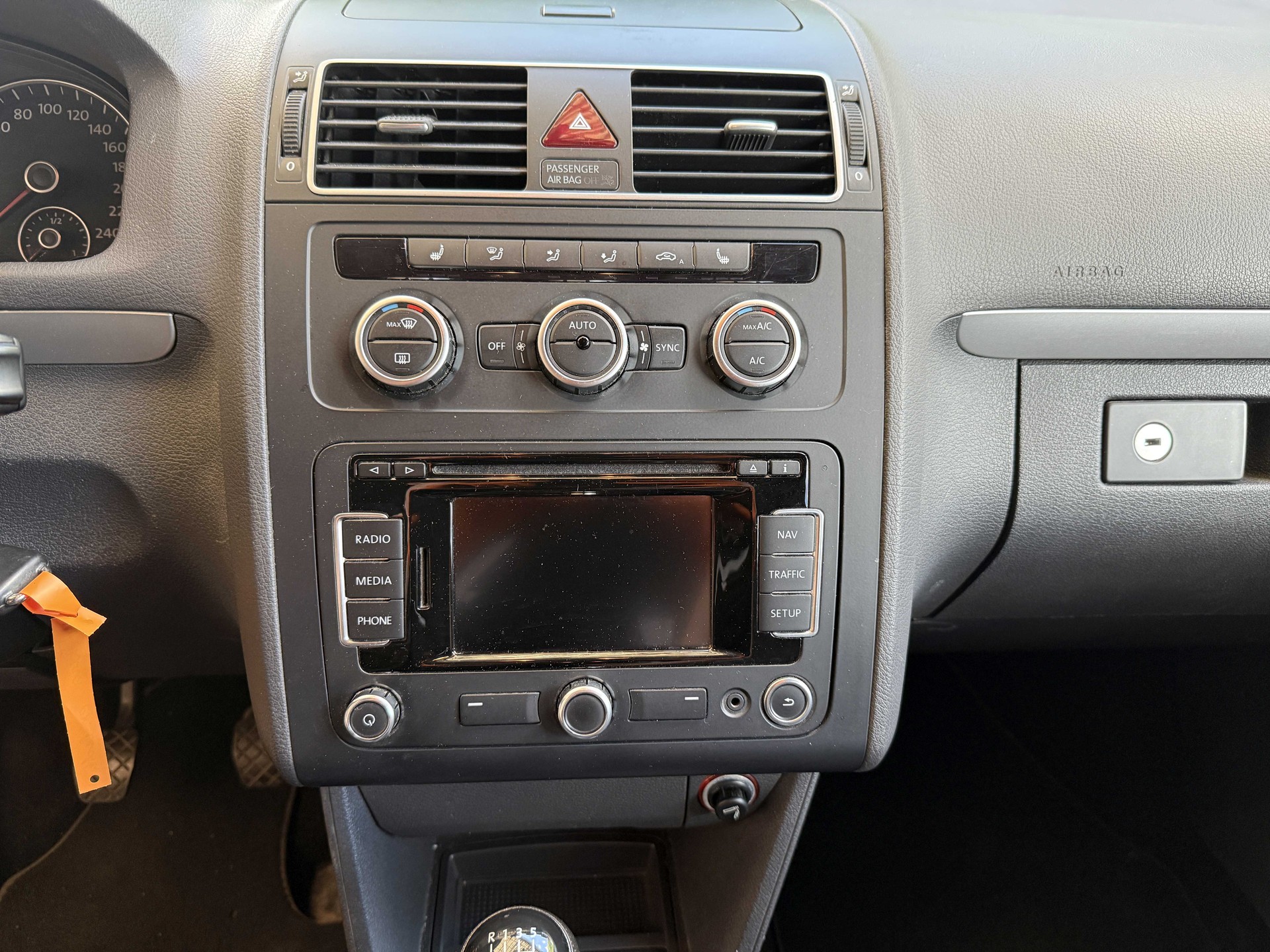 VW Touran 1.6 TDI BlueMotion Technology Trendline-image-9