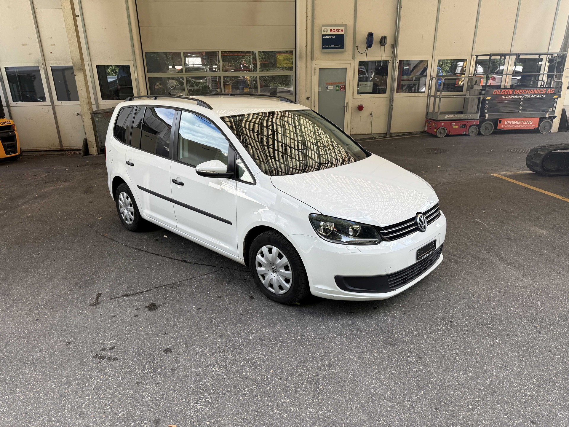 VW Touran 1.6 TDI BlueMotion Technology Trendline-image-3