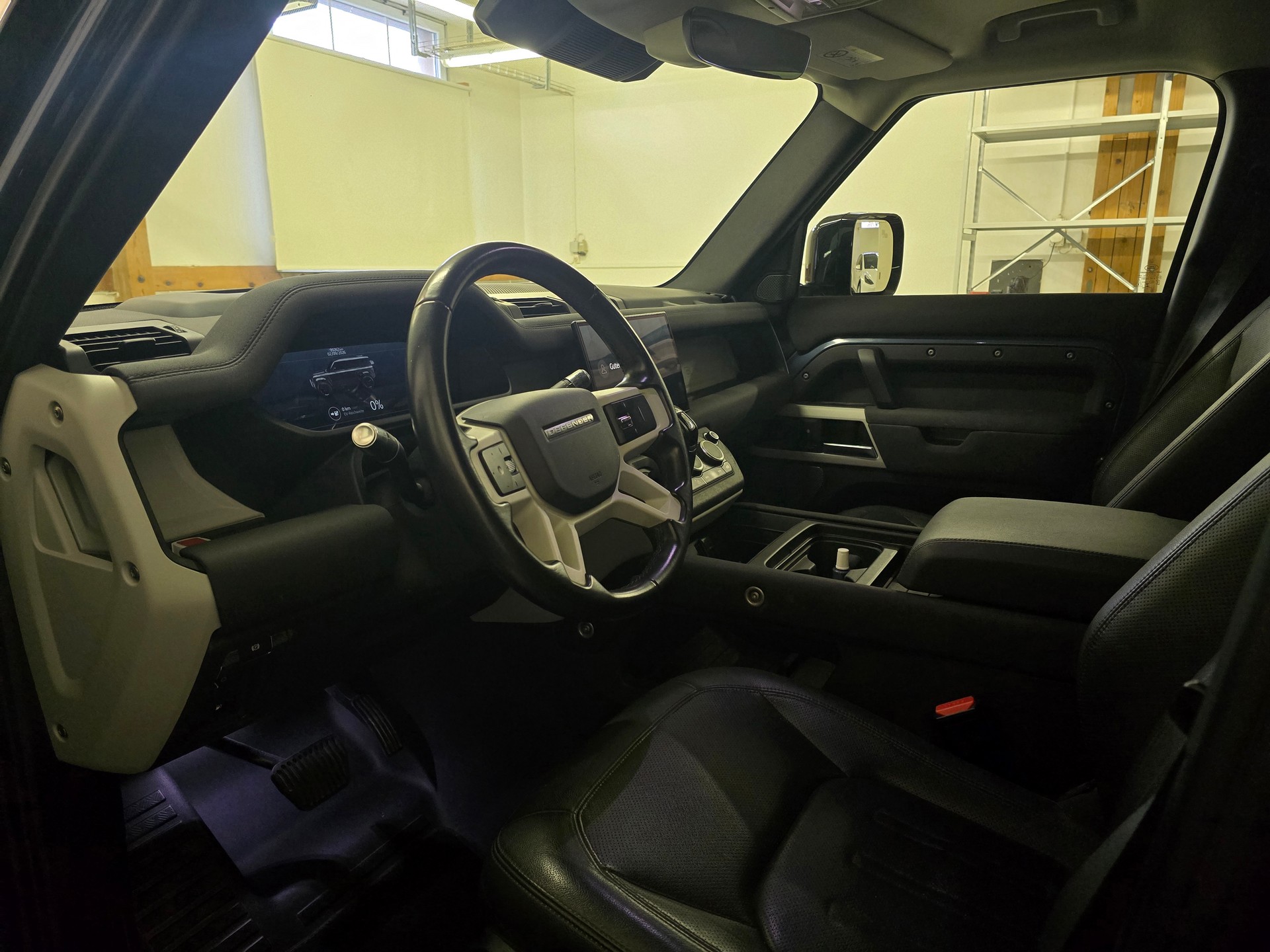 LAND ROVER Defender 110 P400e Si4 PHEV X-Dynamic SE AT8-image-9