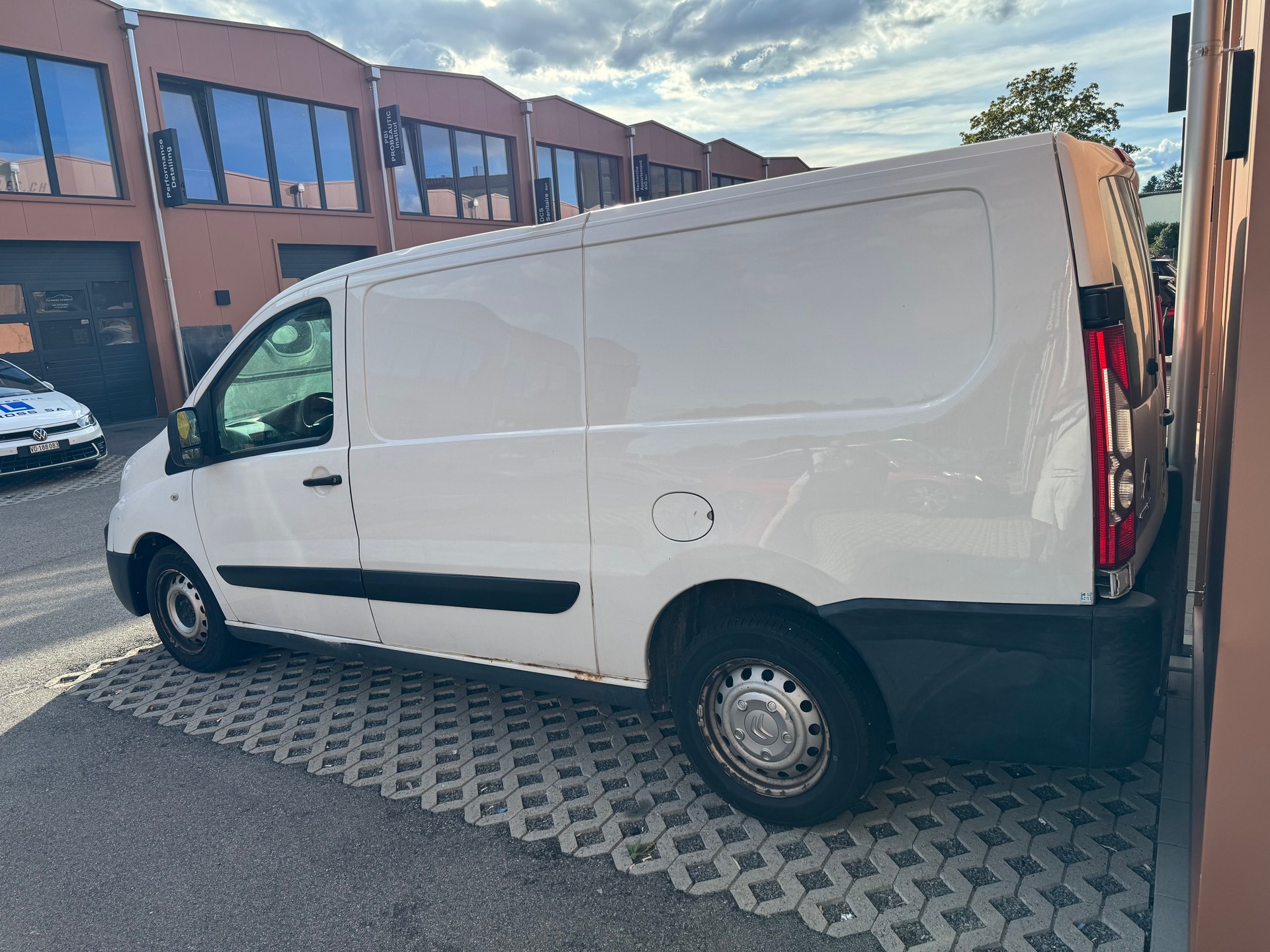 CITROEN Jumpy 2.0 HDi 12 L2H1-image-9