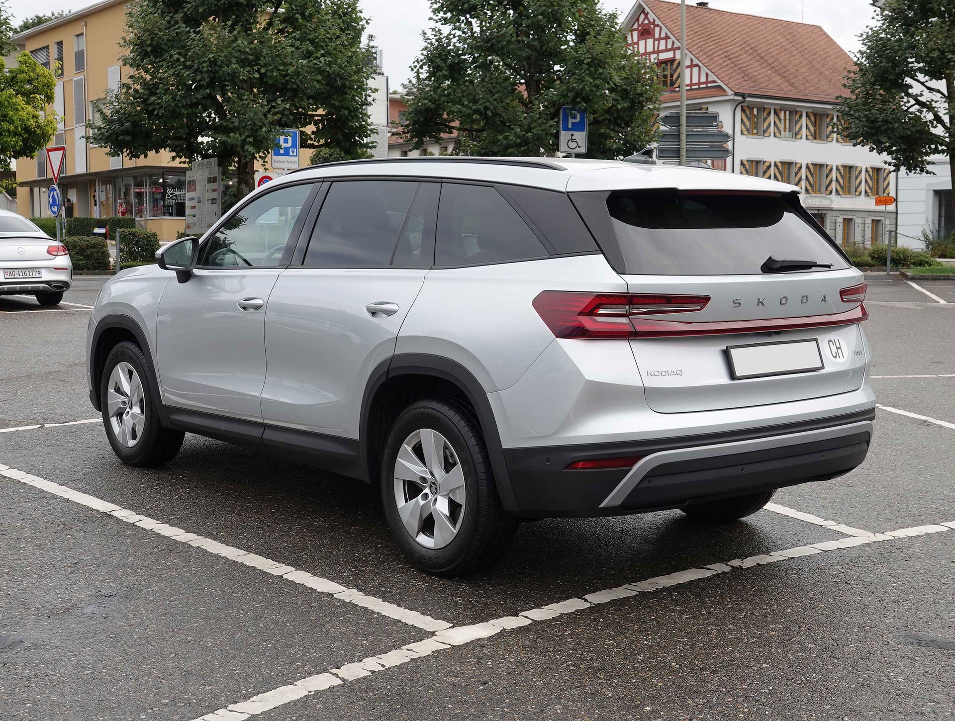 SKODA Kodiaq 2.0 TDI Selection 4x4-image-2