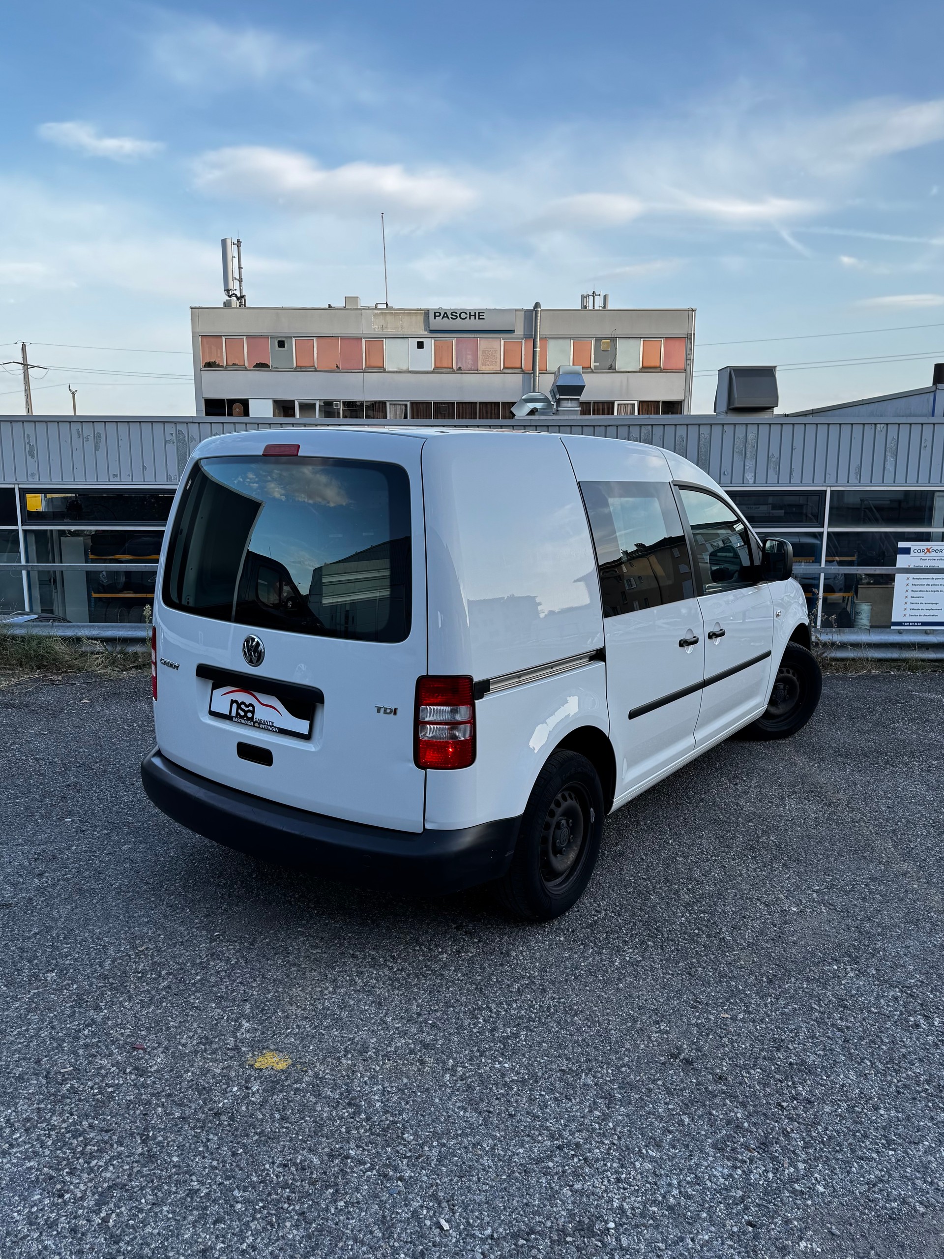 VW Caddy 1.6 TDI-image-5