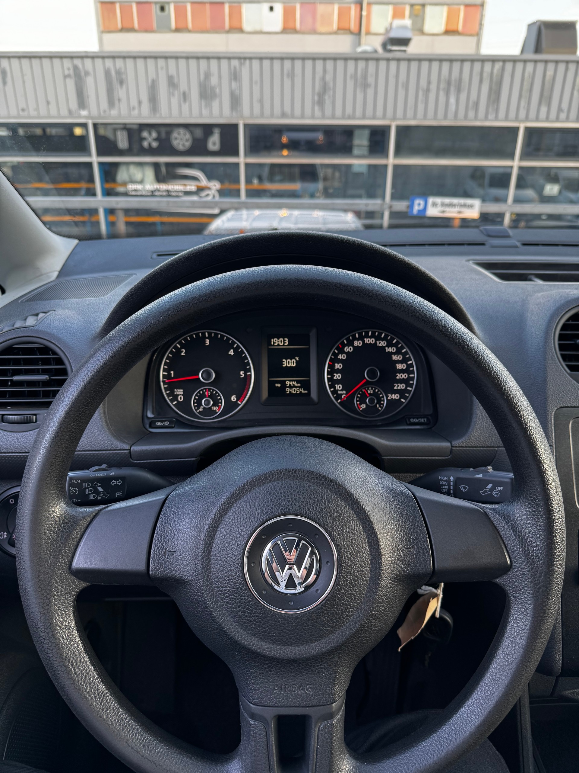 VW Caddy 1.6 TDI-image-10
