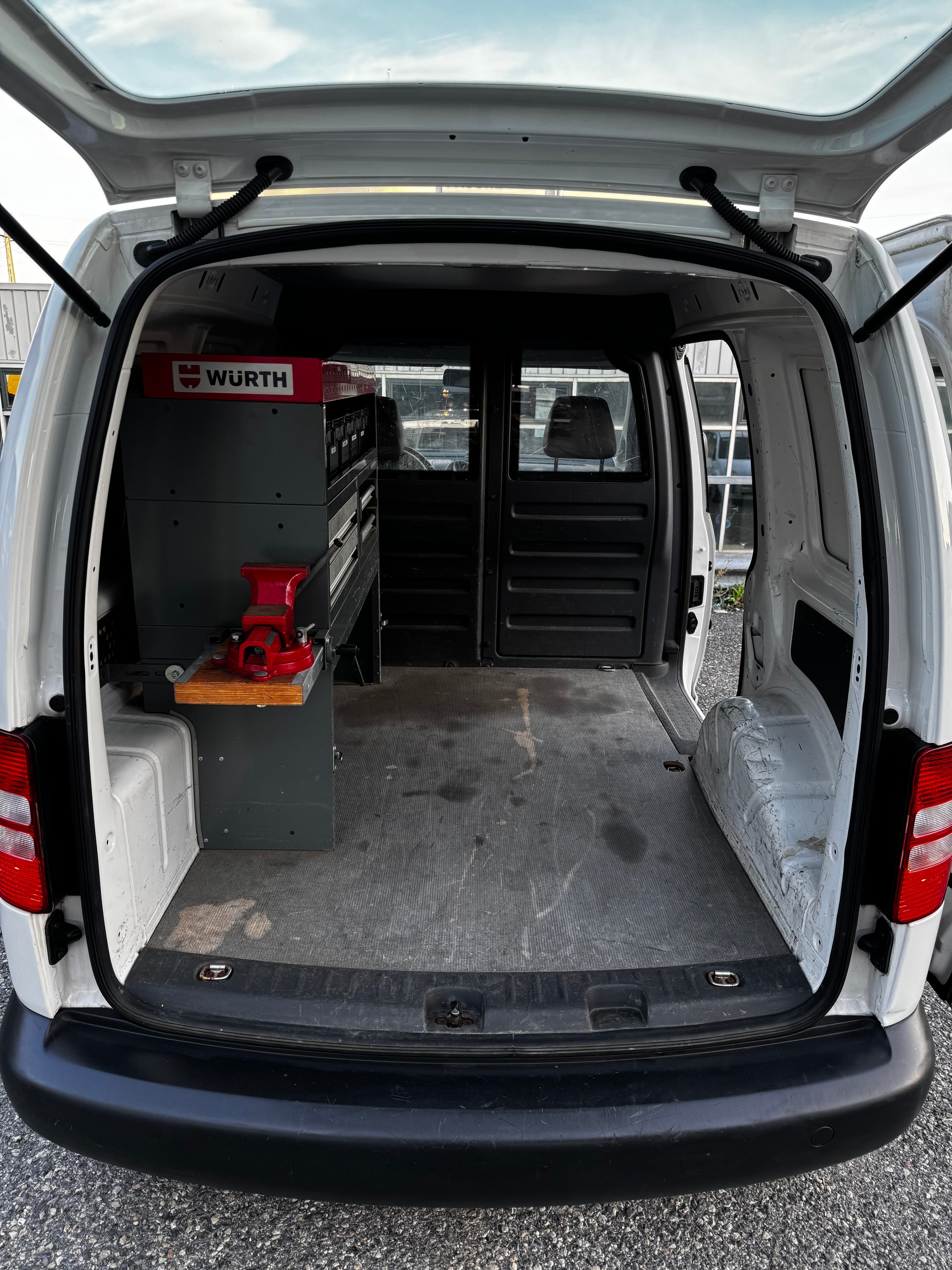 VW Caddy 1.6 TDI-image-6