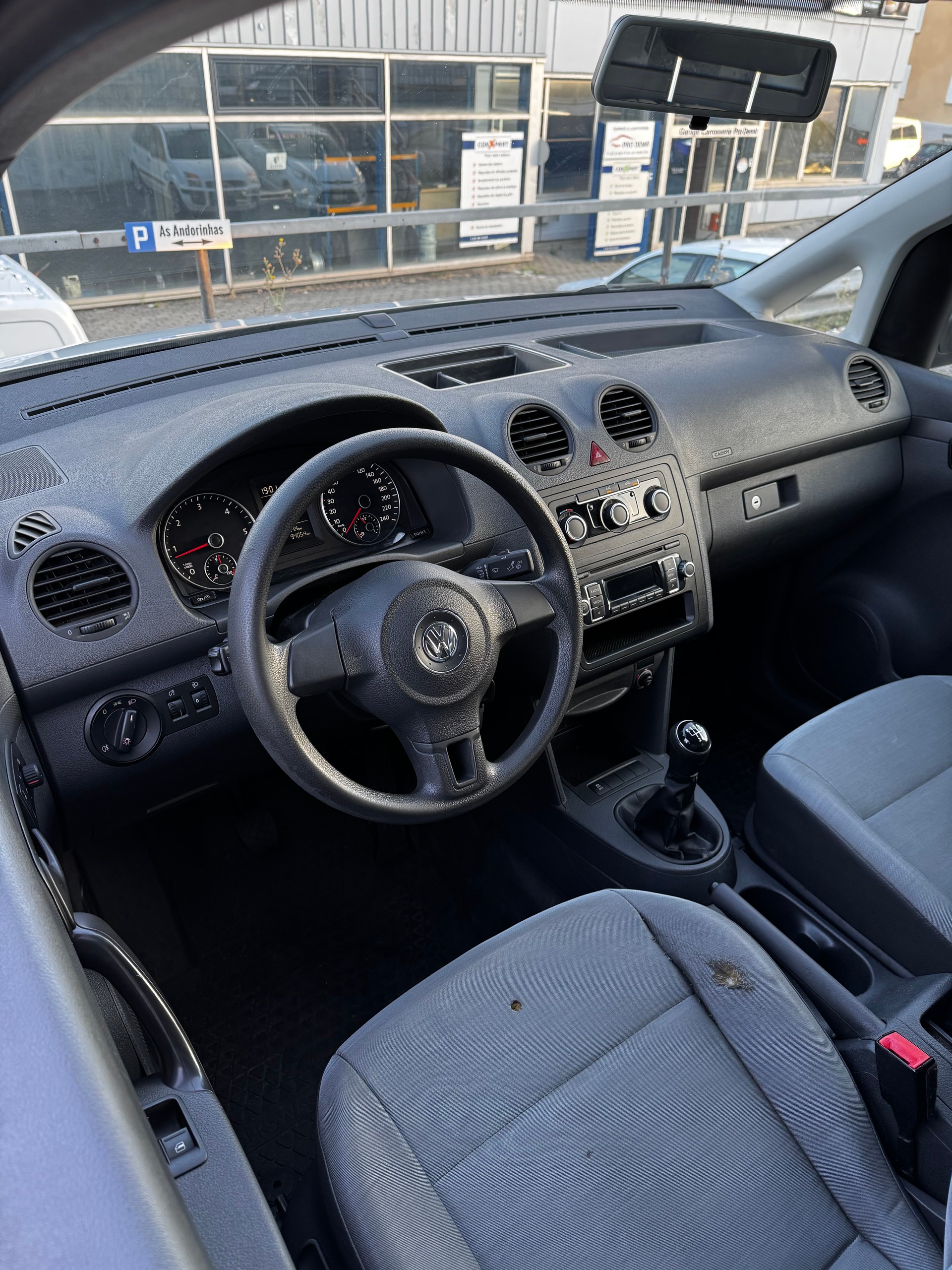 VW Caddy 1.6 TDI-image-9
