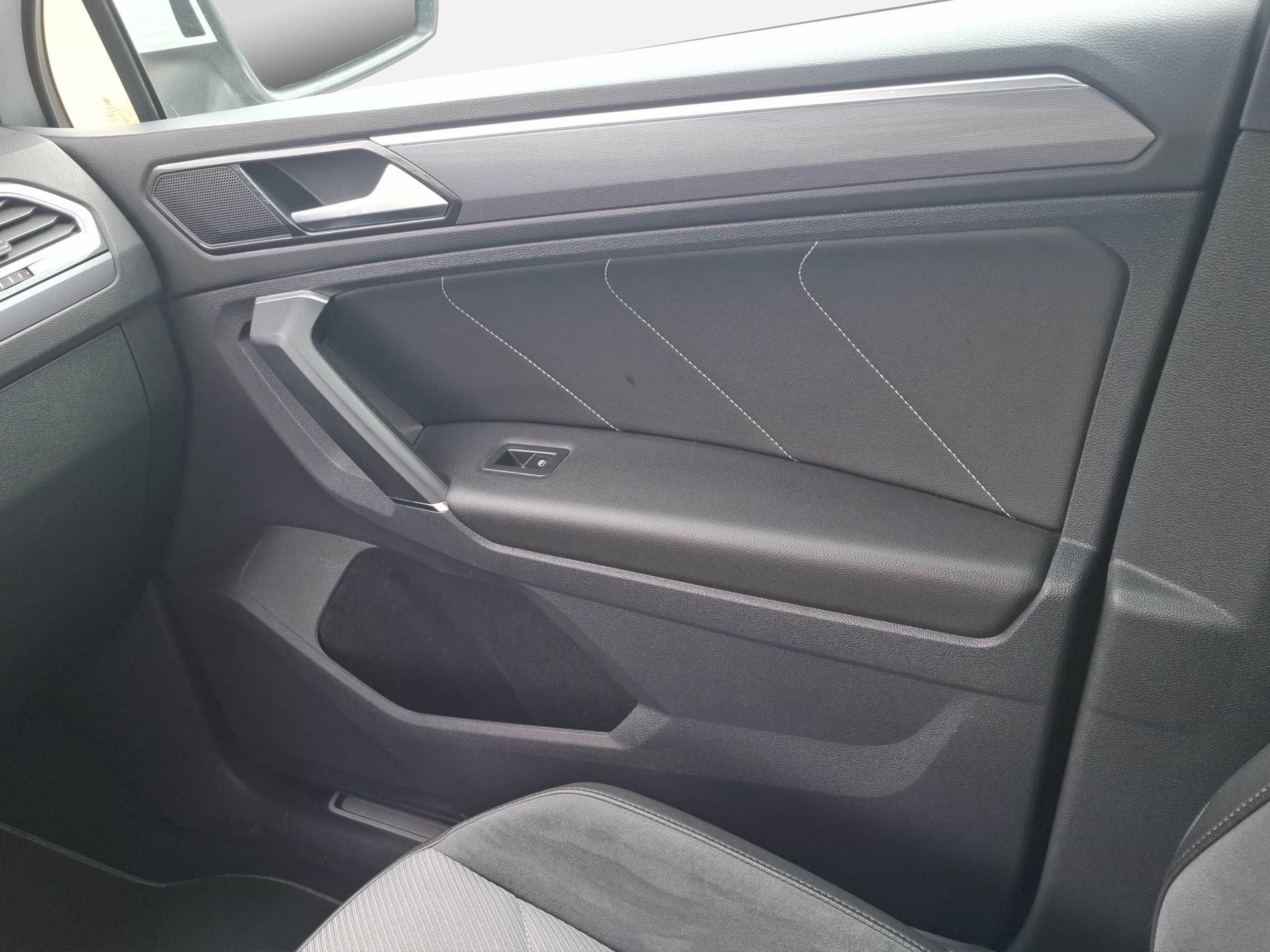 VW Tiguan 2.0TSI Highline 4Motion DSG-image-9