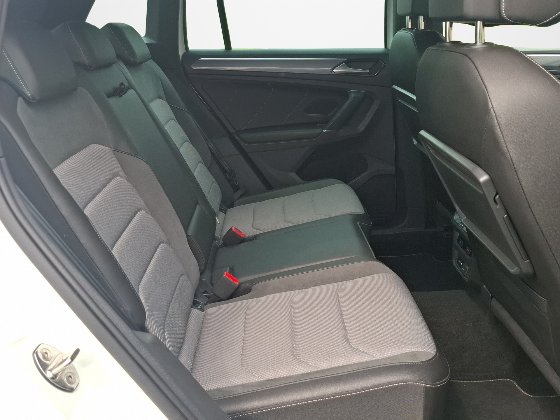 VW Tiguan 2.0TSI Highline 4Motion DSG-image-11