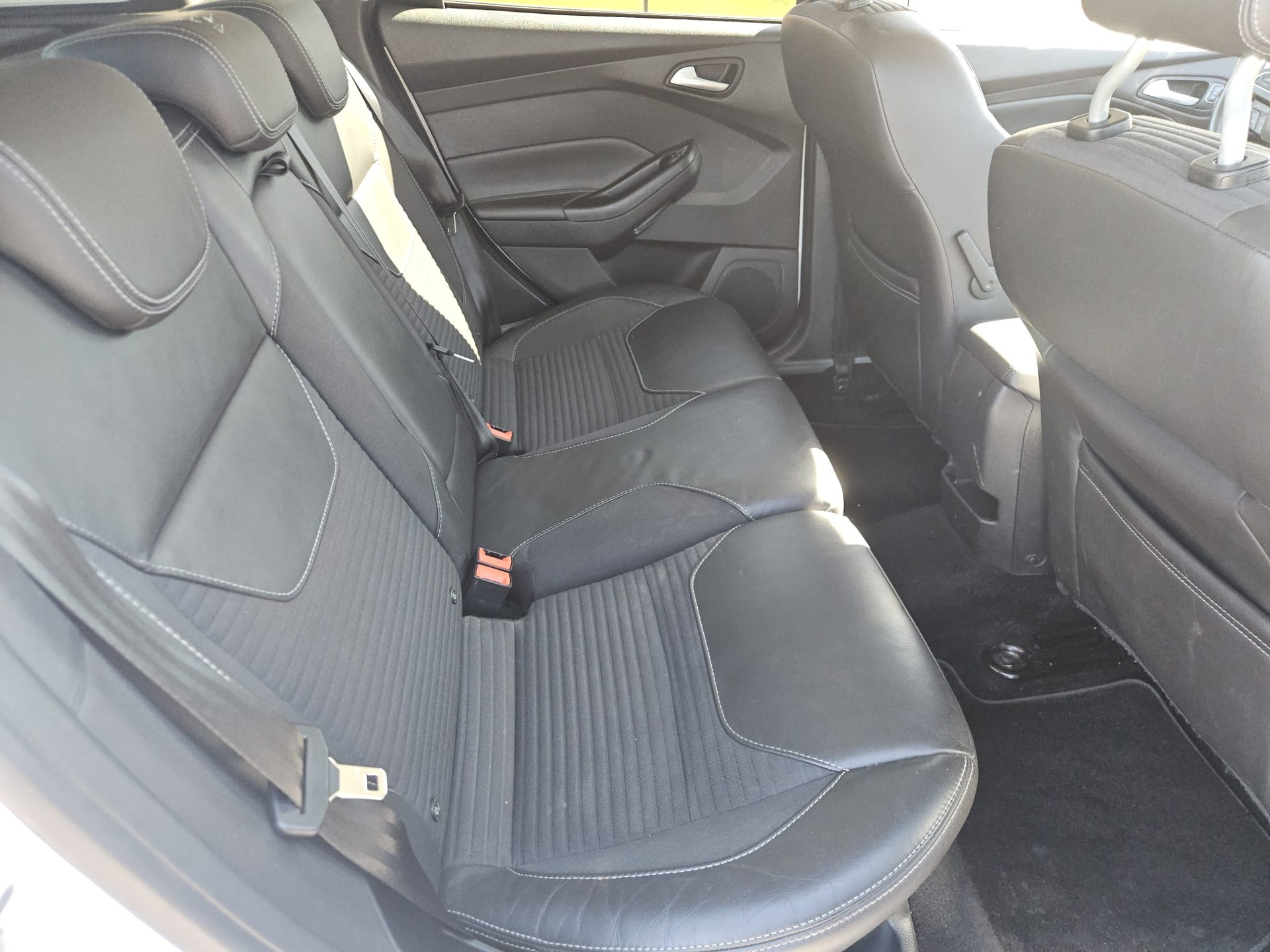 FORD Focus 1.5 SCTi Carving-image-8